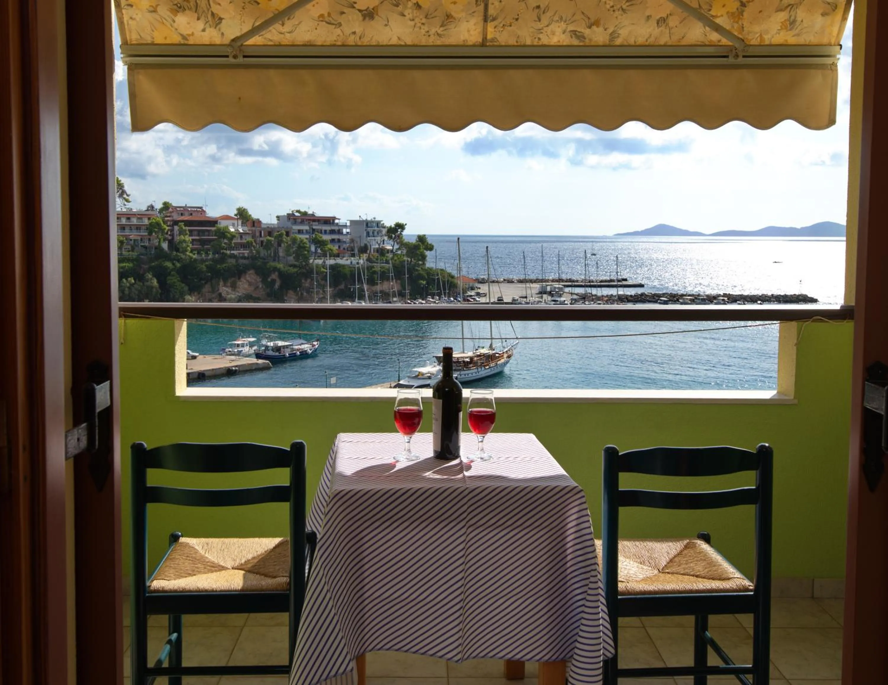 Balcony/Terrace in Haravgi Hotel
