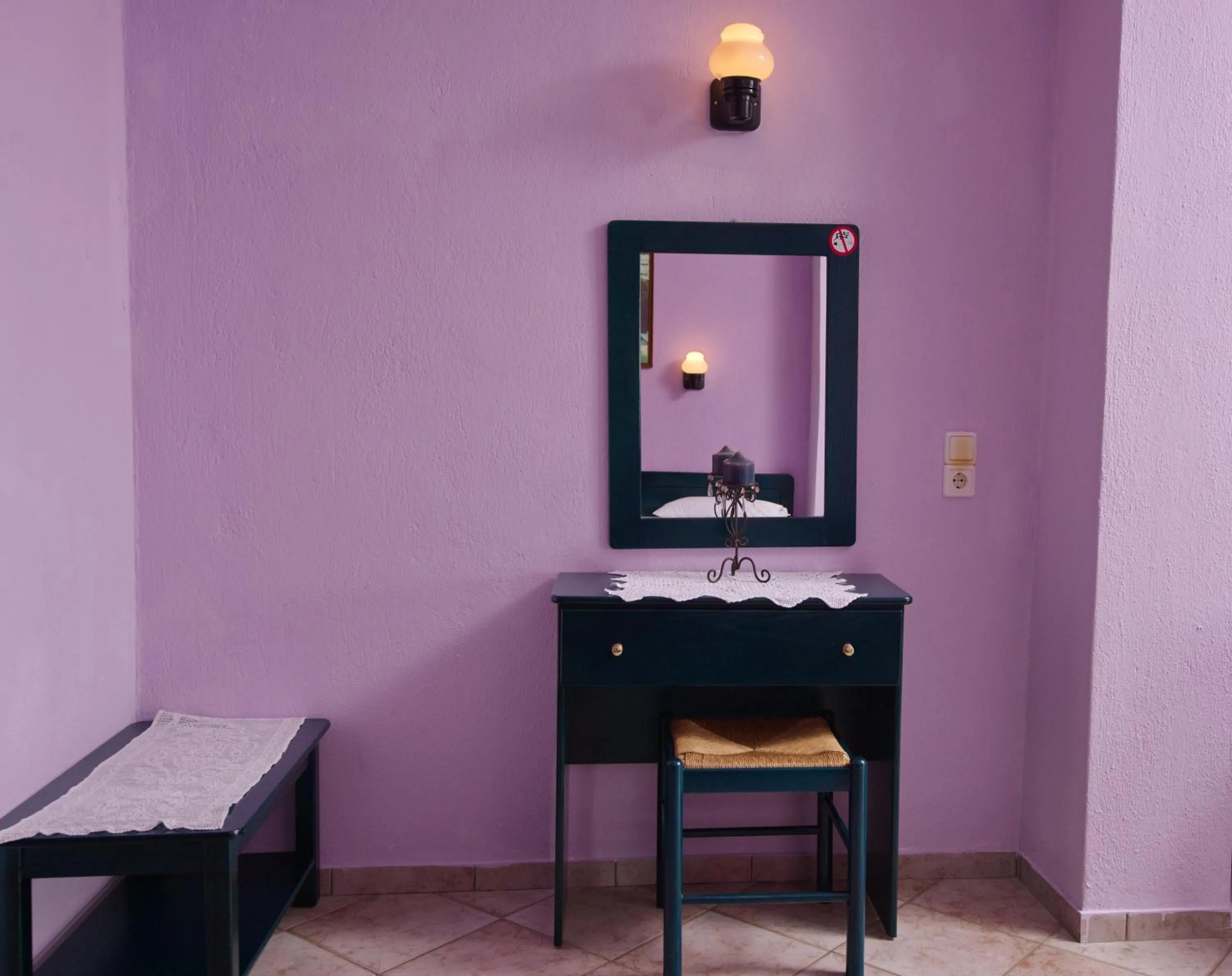 Decorative detail in Haravgi Hotel