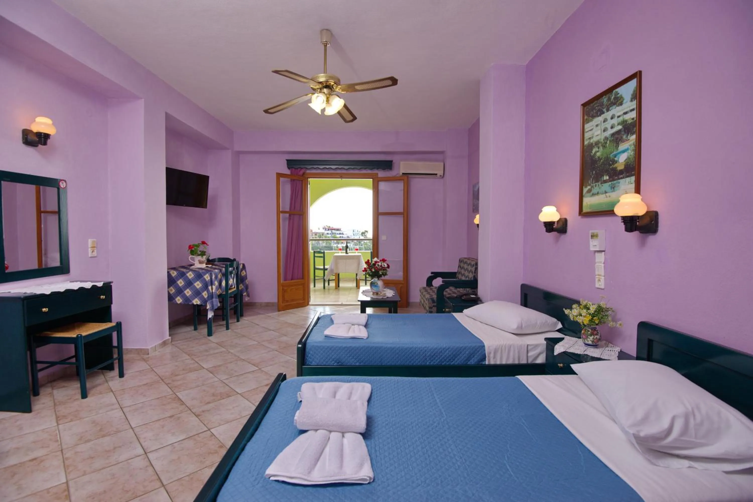 Bedroom, Bed in Haravgi Hotel