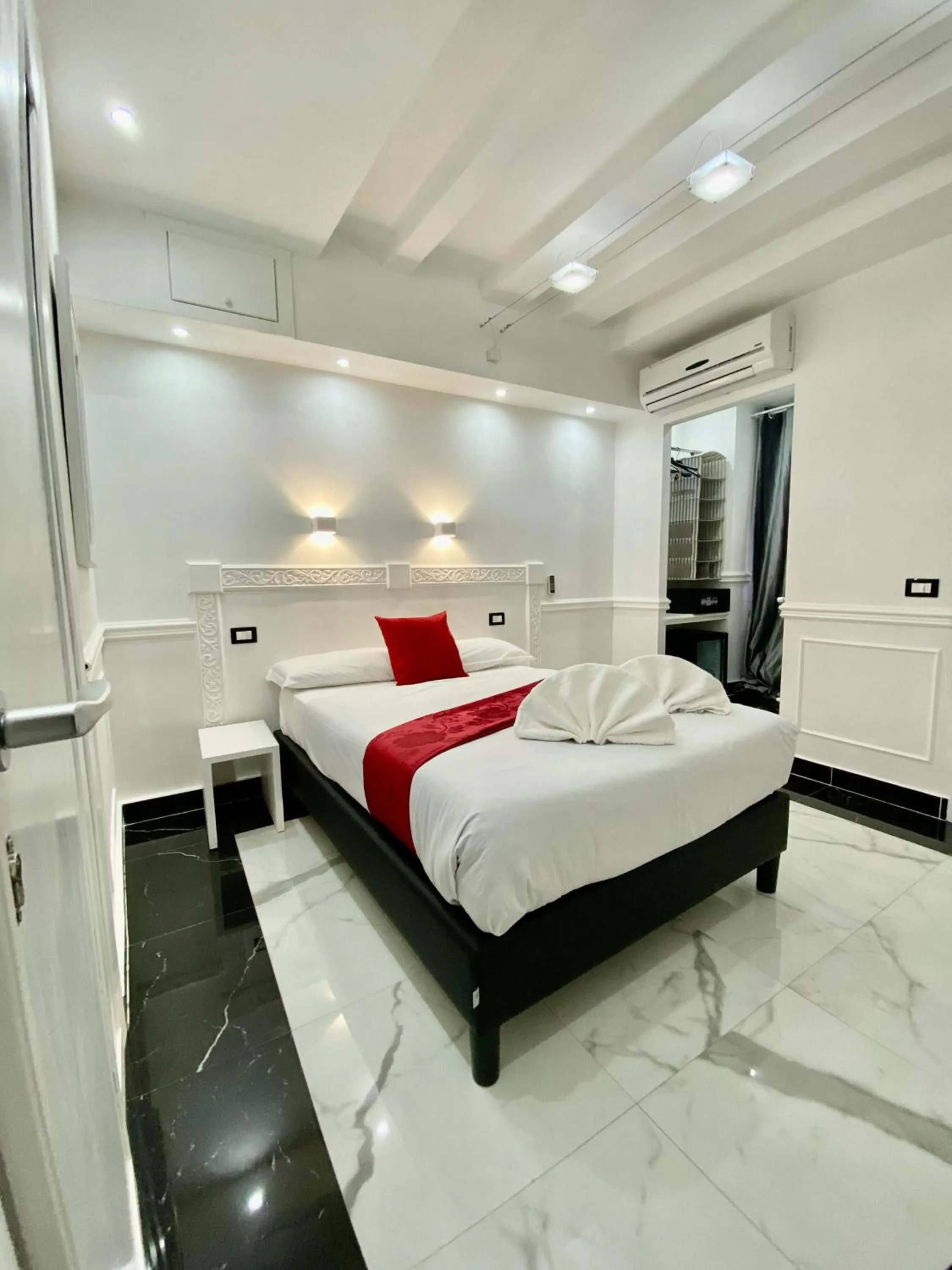 Bedroom, Bed in Locanda Parlamento