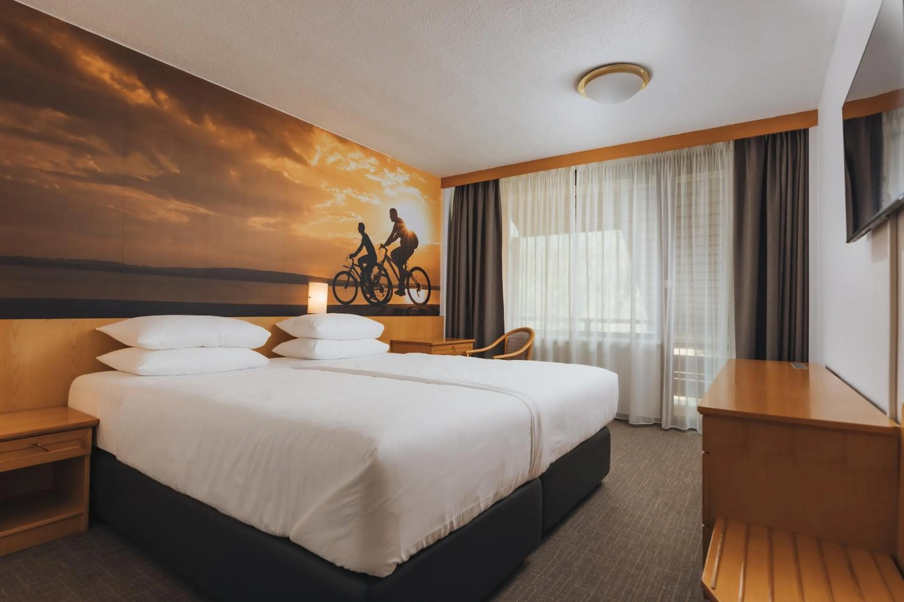 Bedroom, Bed in Hotel Kompas