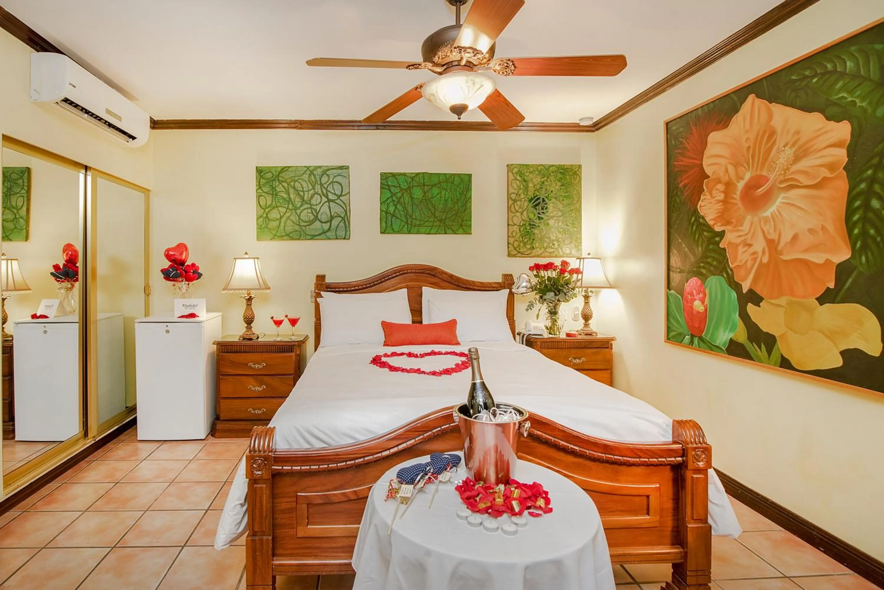 Bed in Hotel Casa Roland San Jose