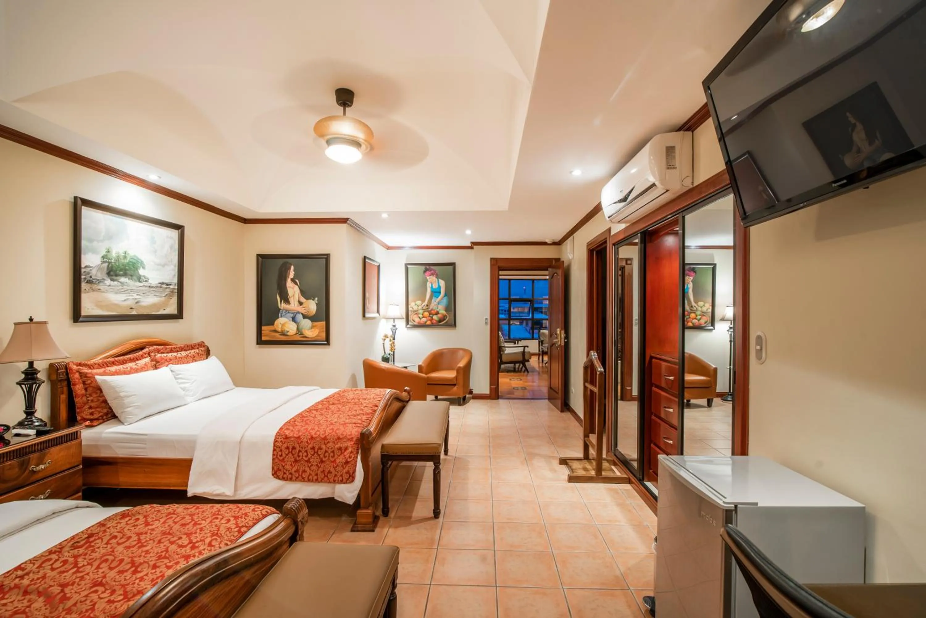 Bed in Hotel Casa Roland San Jose