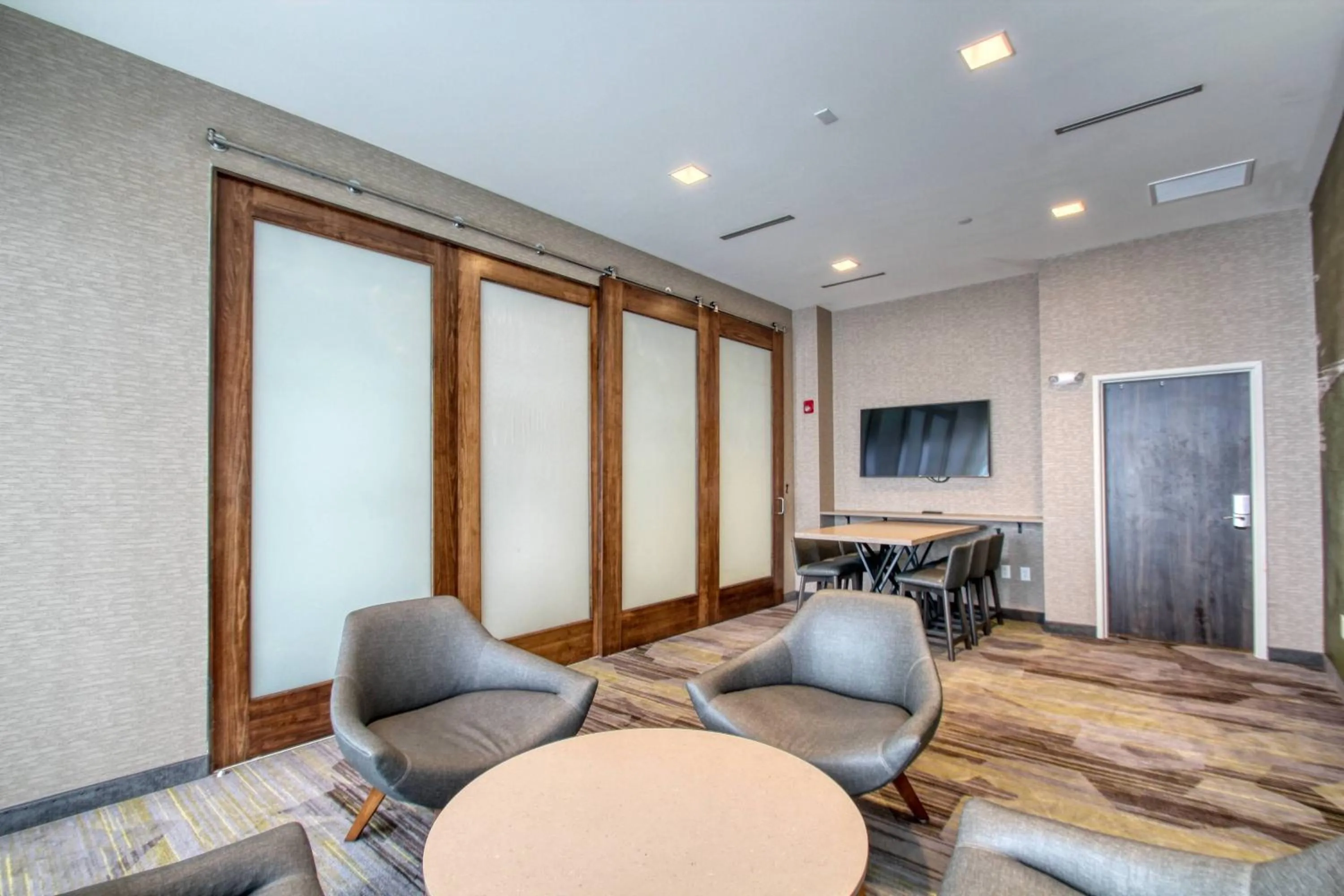 Meeting/conference room in Courtyard by Marriott Fargo