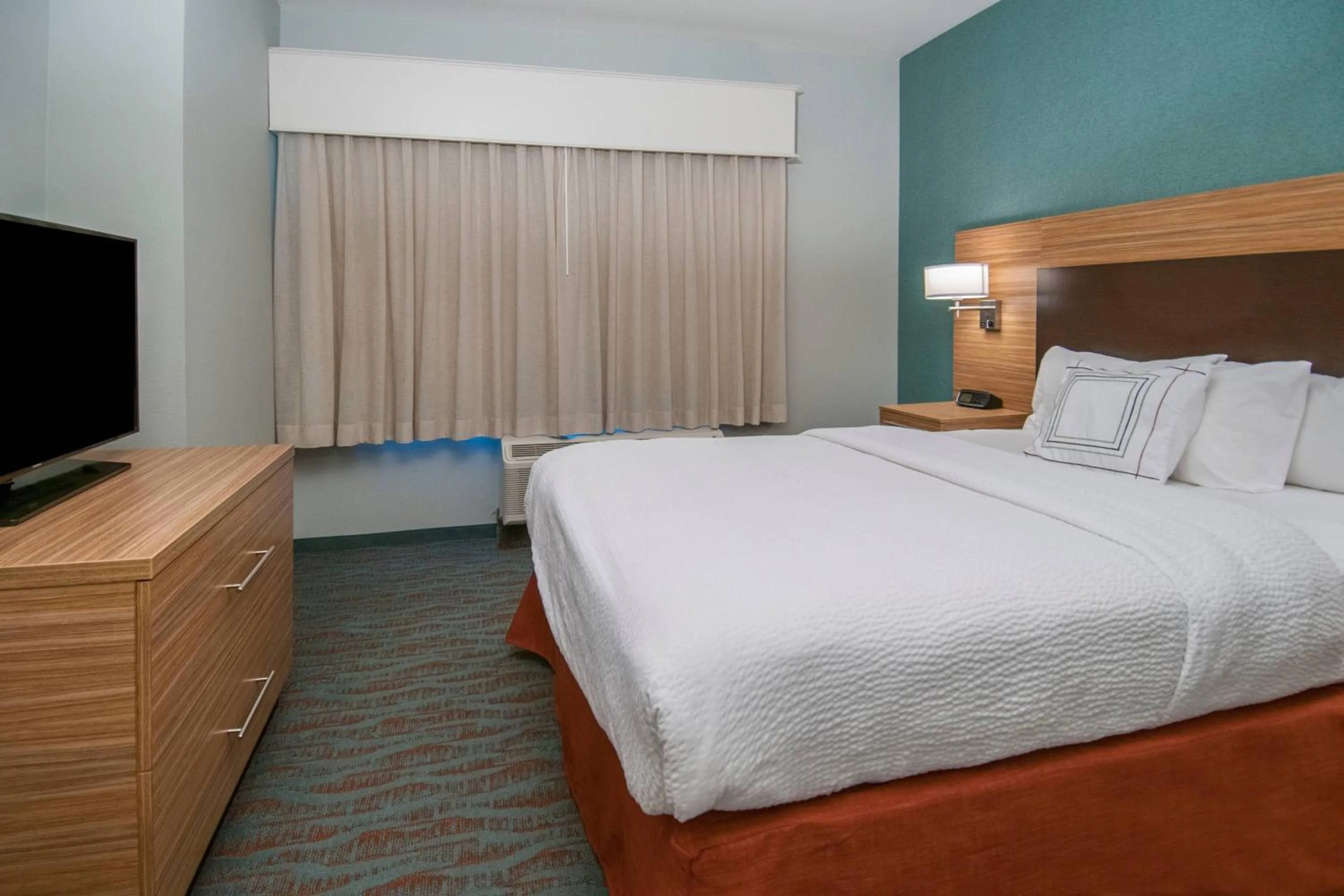 Bedroom, Bed in TownePlace Suites by Marriott Vidalia Riverfront