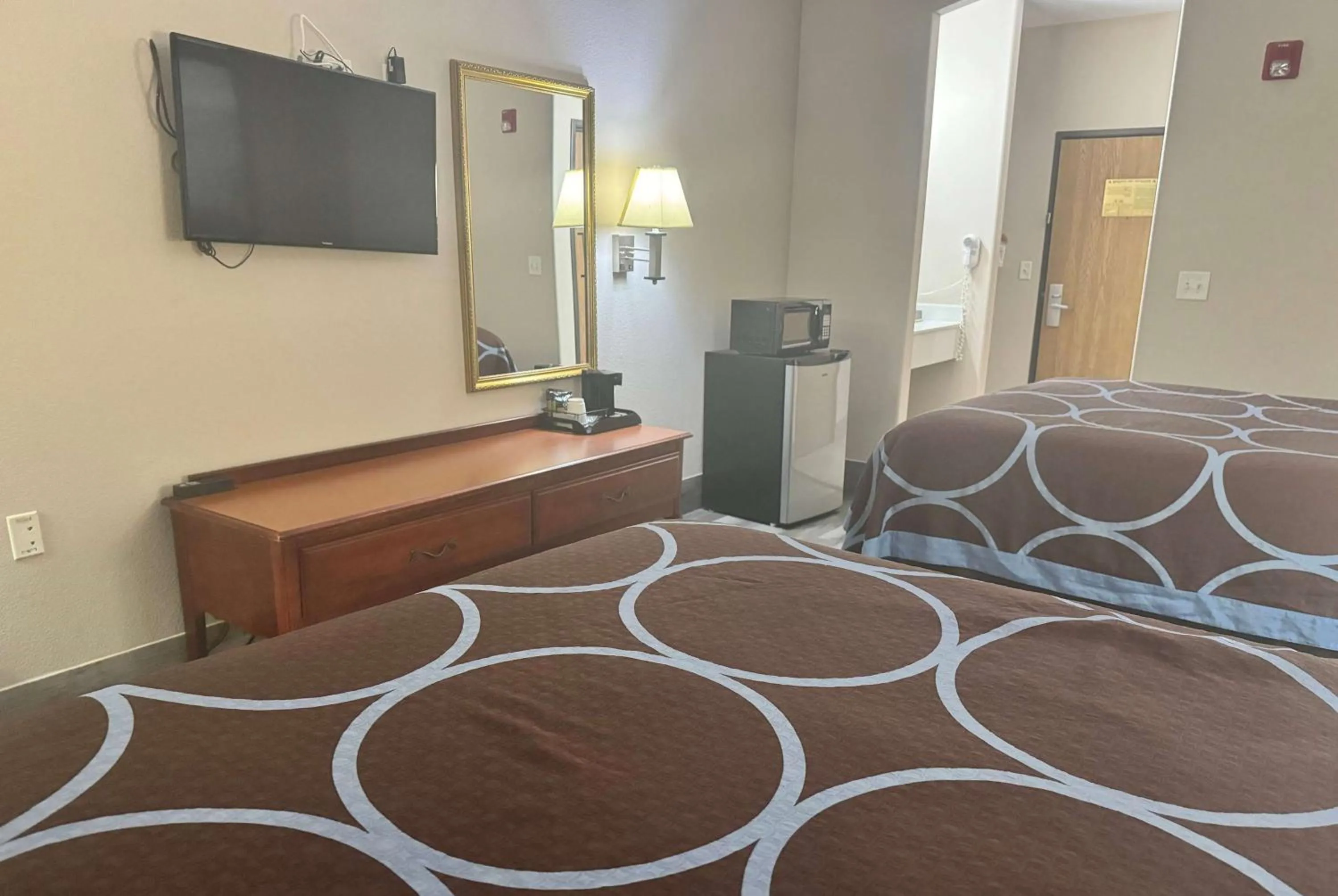 Photo of the whole room in Hotel Piney Woods