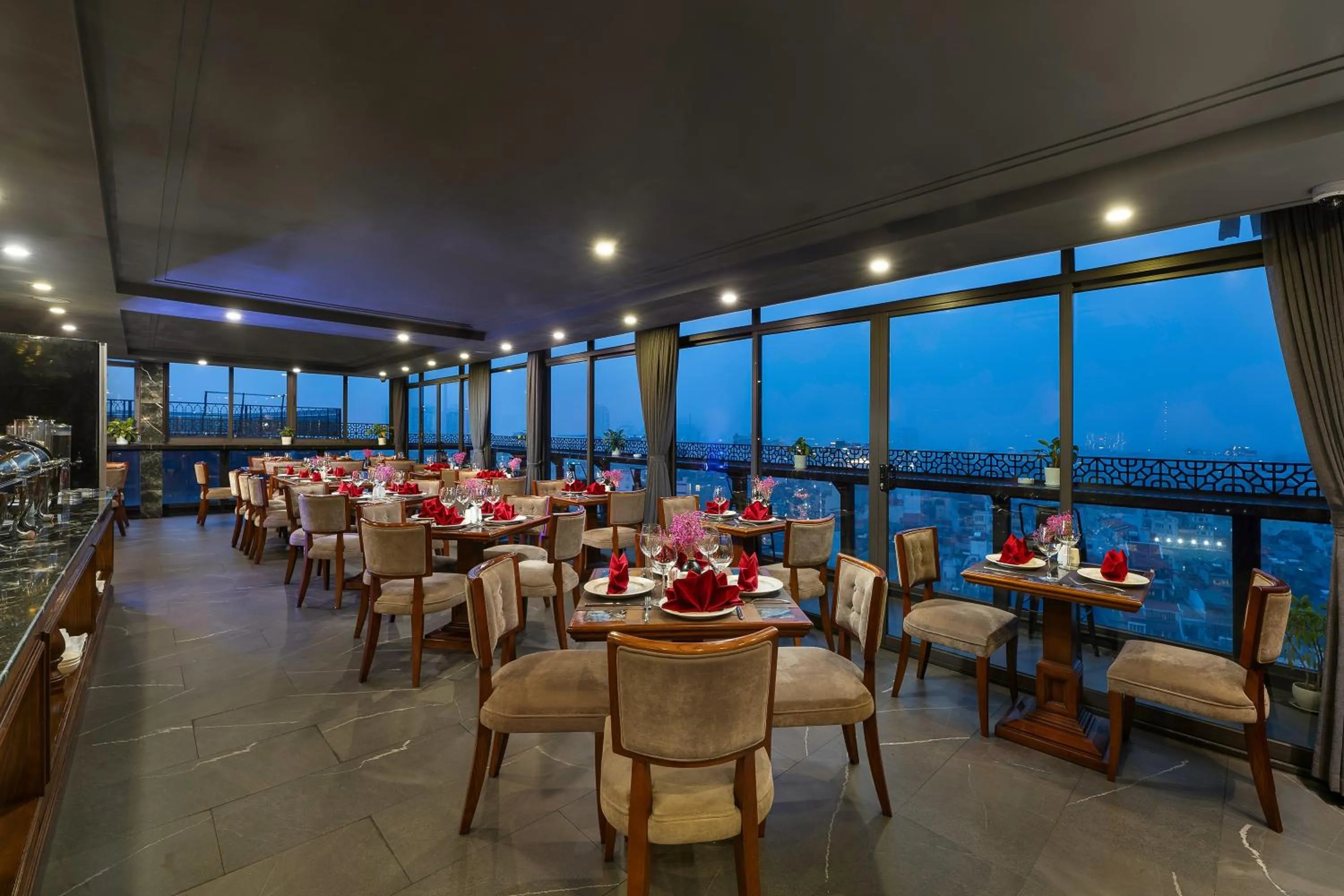 Restaurant/places to eat in Rex Hanoi Hotel