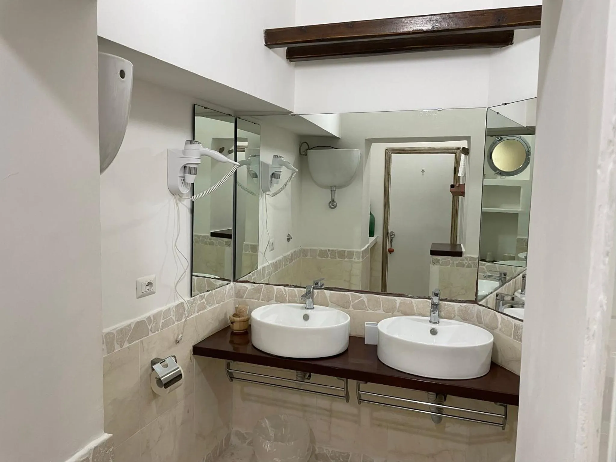 Toilet in Piccolo Hotel Luisa