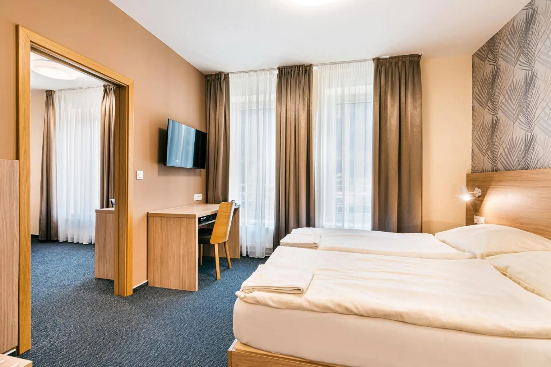 Property building, Bed in Hotel Helios