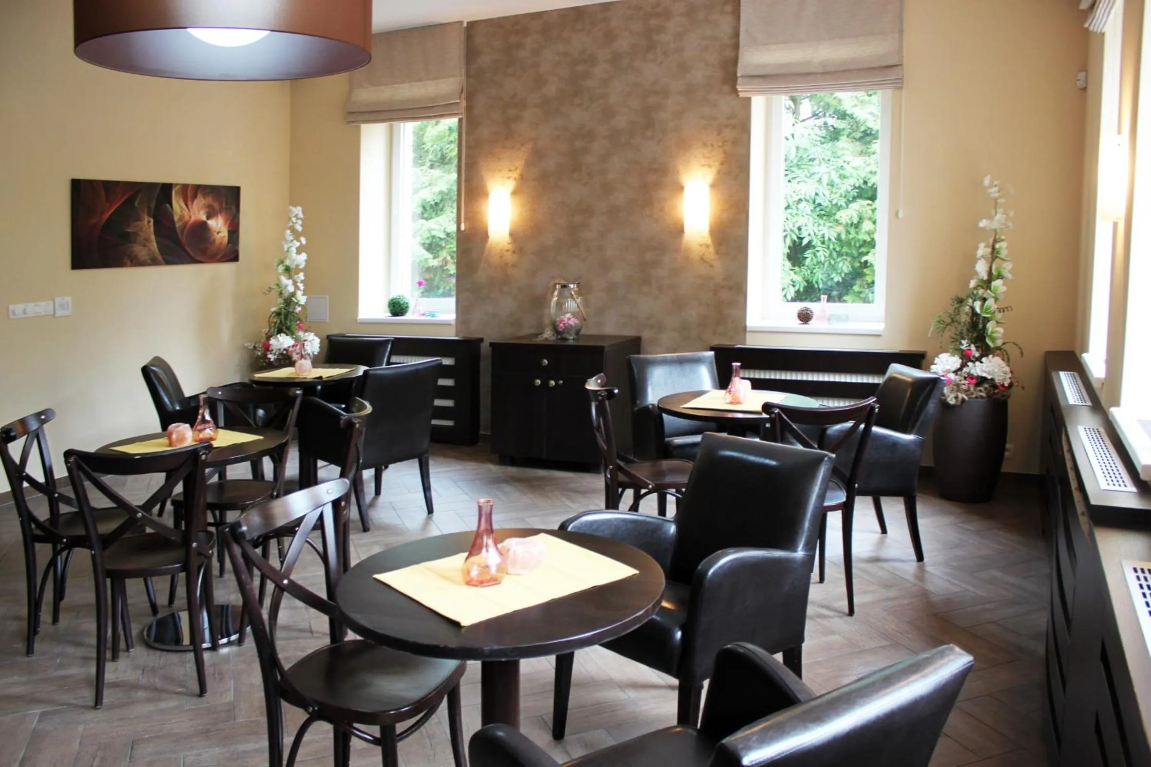 Restaurant/places to eat in Hotel Helios