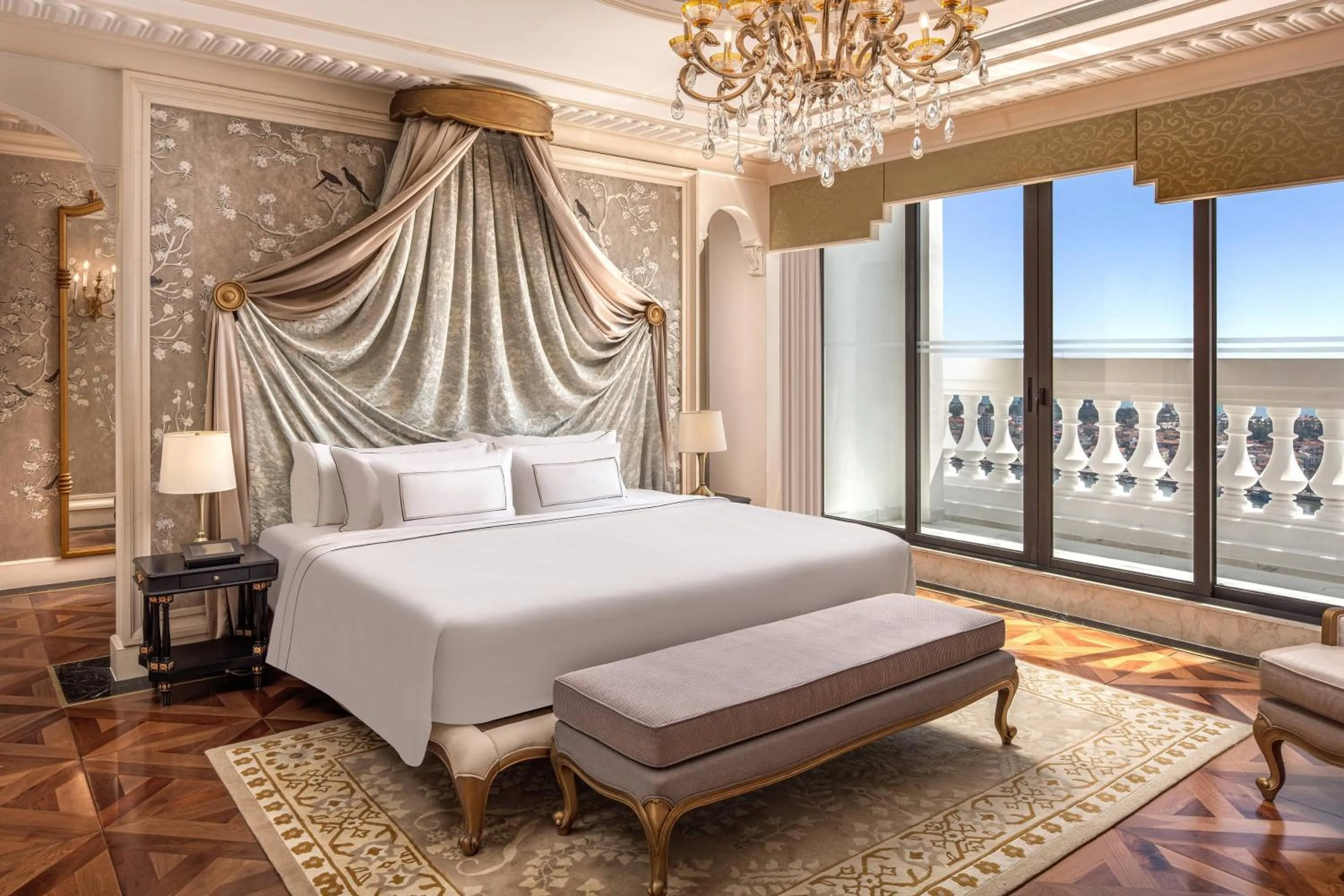 Bed in Meliá Vinpearl Quang Binh