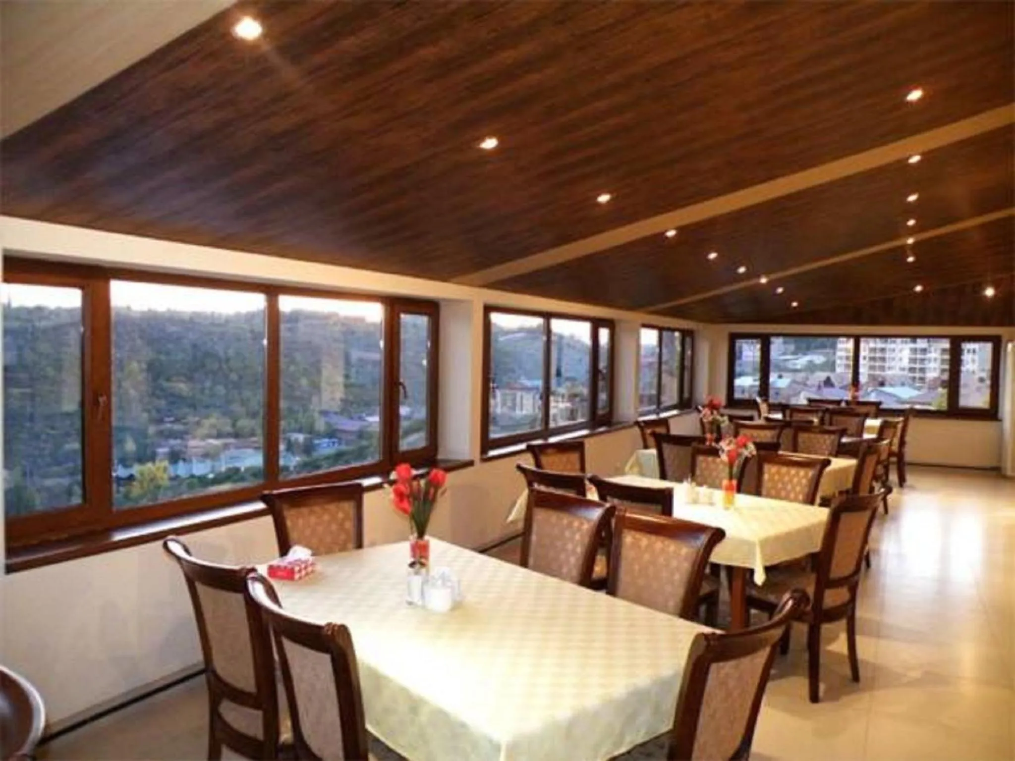 Restaurant/places to eat in Capital Hotel