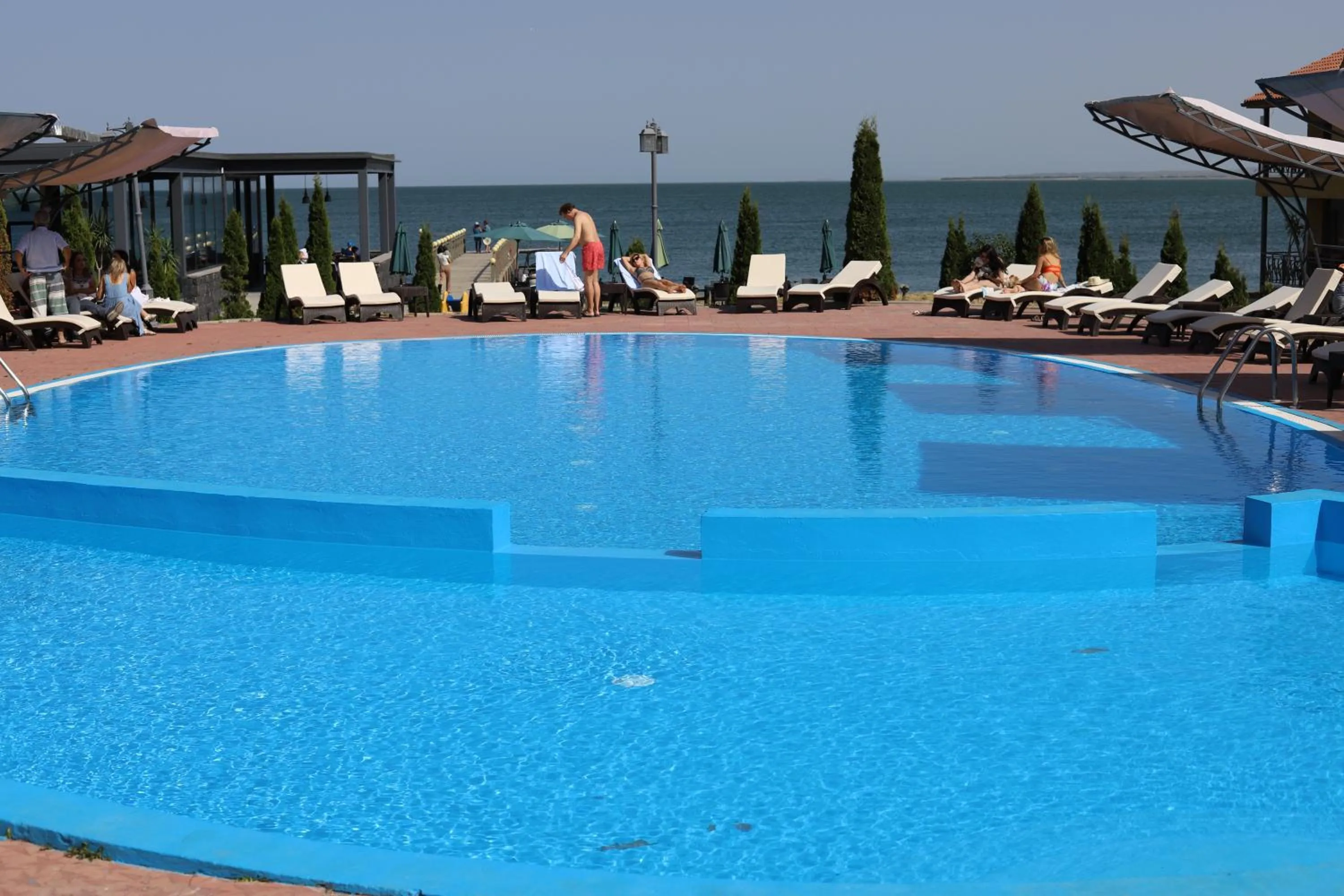 Swimming pool in Best Western Bohemian Resort