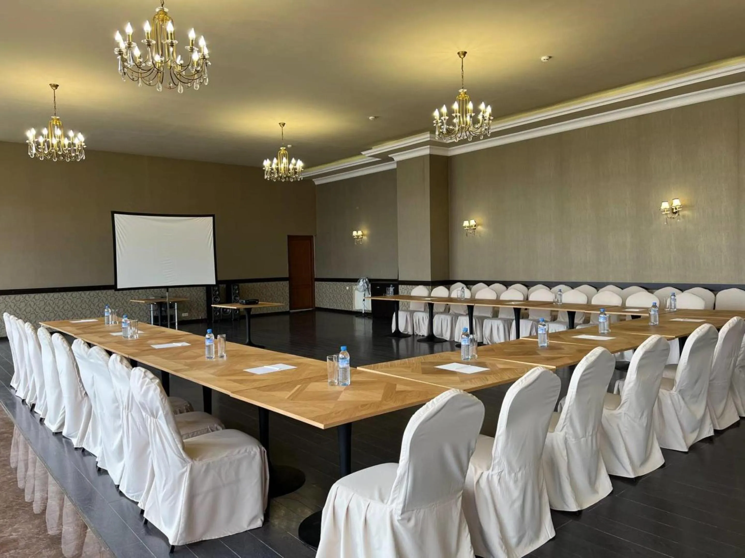 Meeting/conference room in Best Western Bohemian Resort