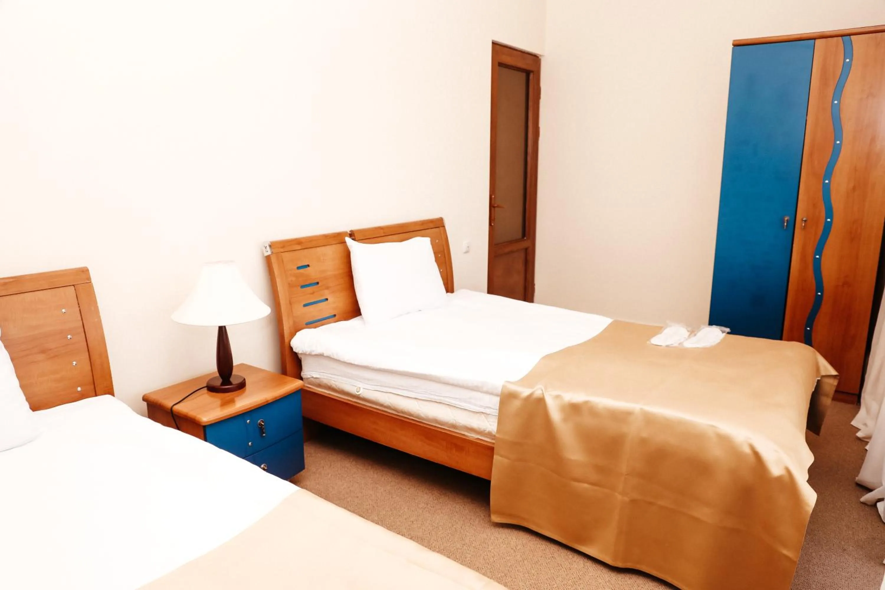 Bed in Best Western Bohemian Resort