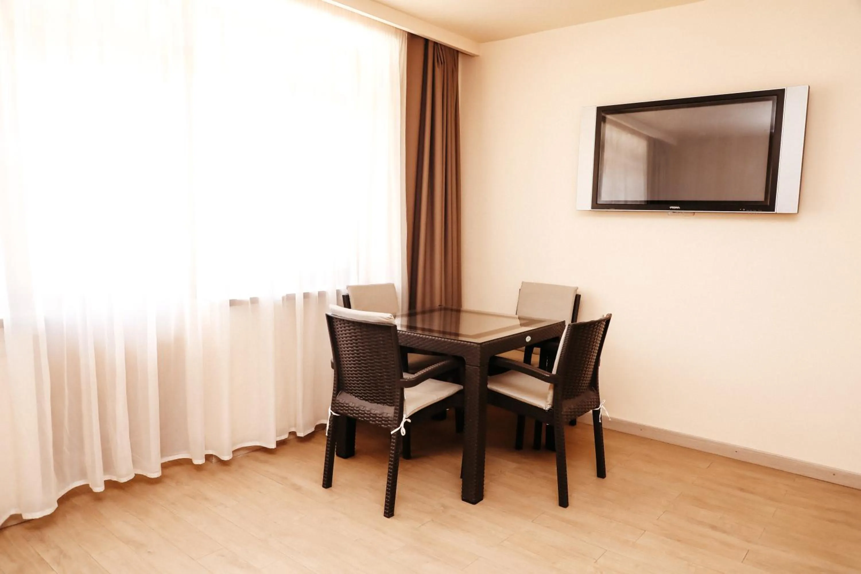 Living room in Best Western Bohemian Resort