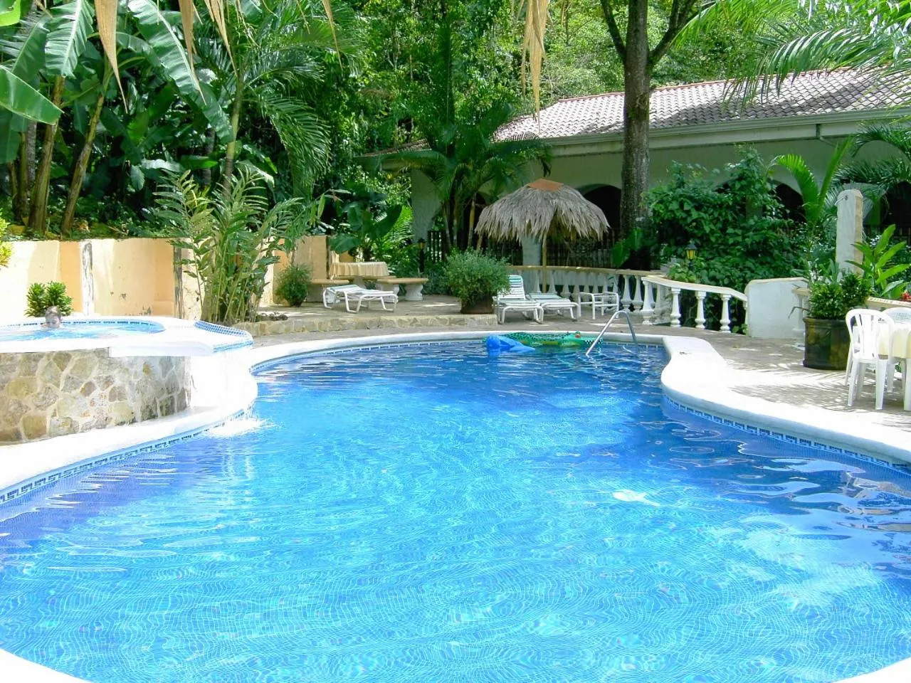 Swimming pool in Hotel Villa Romantica