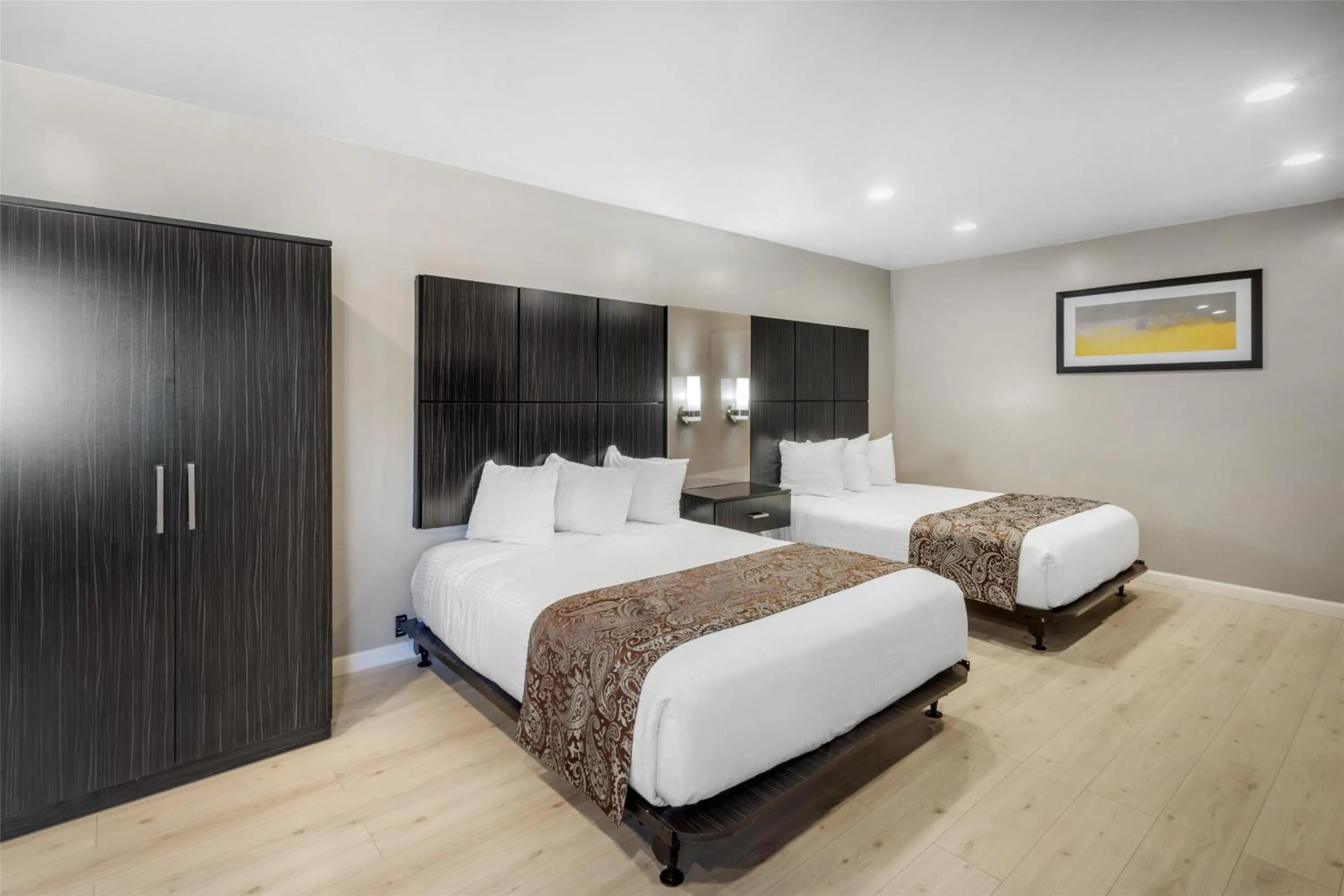 Bedroom, Bed in SureStay Plus by Best Western Santa Clara Silicon Valley
