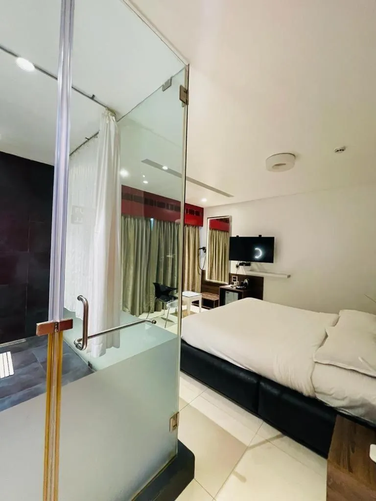 Photo of the whole room, Bed in Fahrenheit Hotels & Resorts