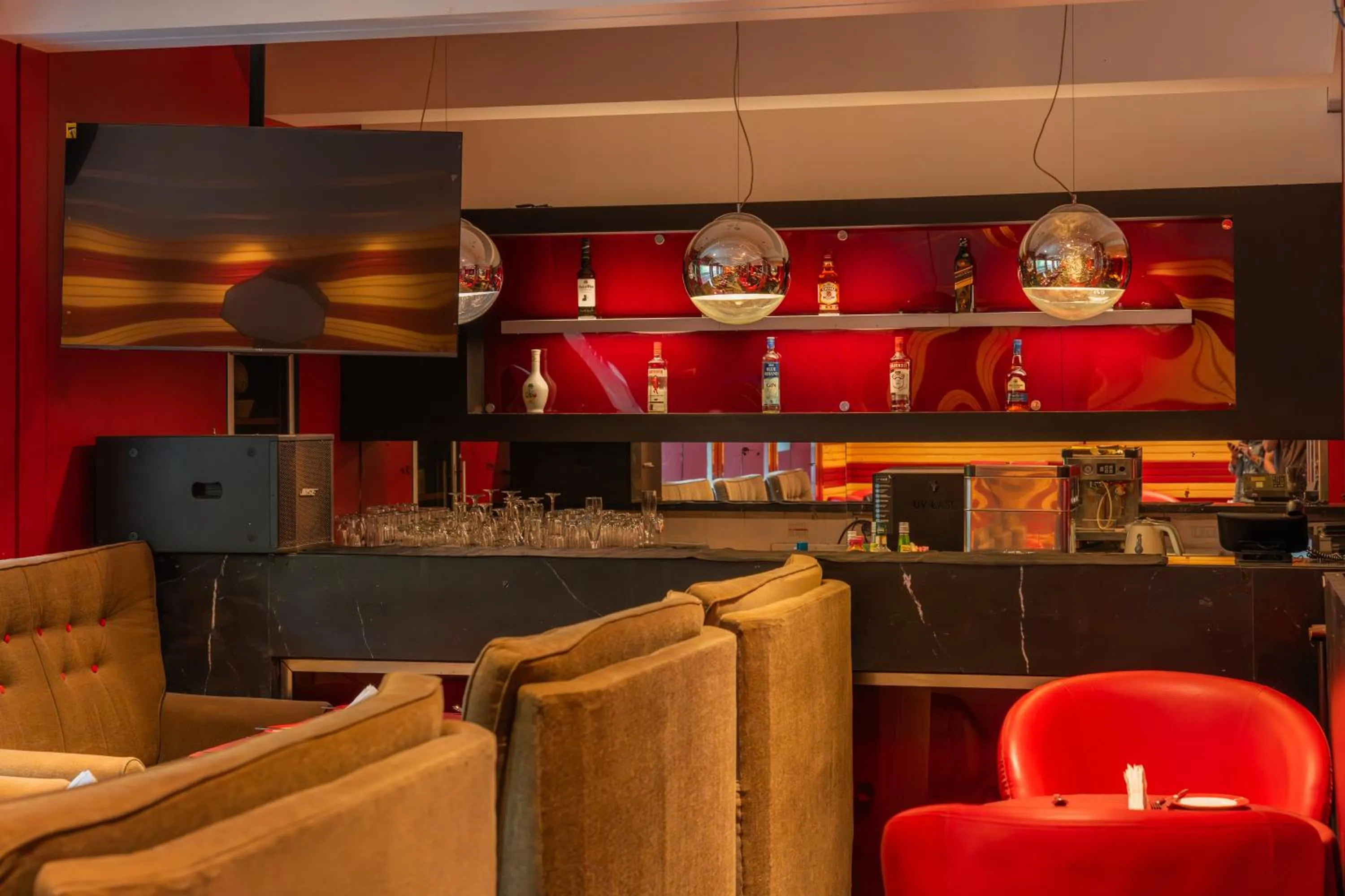 Restaurant/places to eat in Fahrenheit Hotels & Resorts