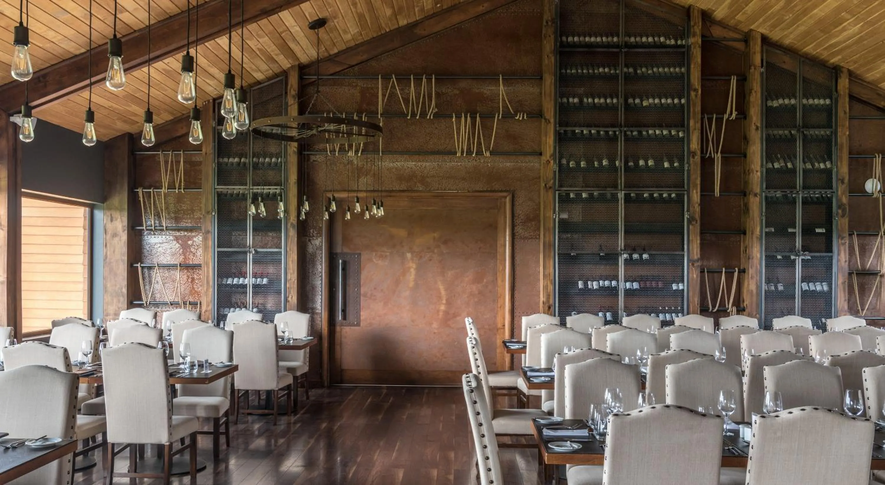 Restaurant/places to eat in Río Serrano Hotel + Spa