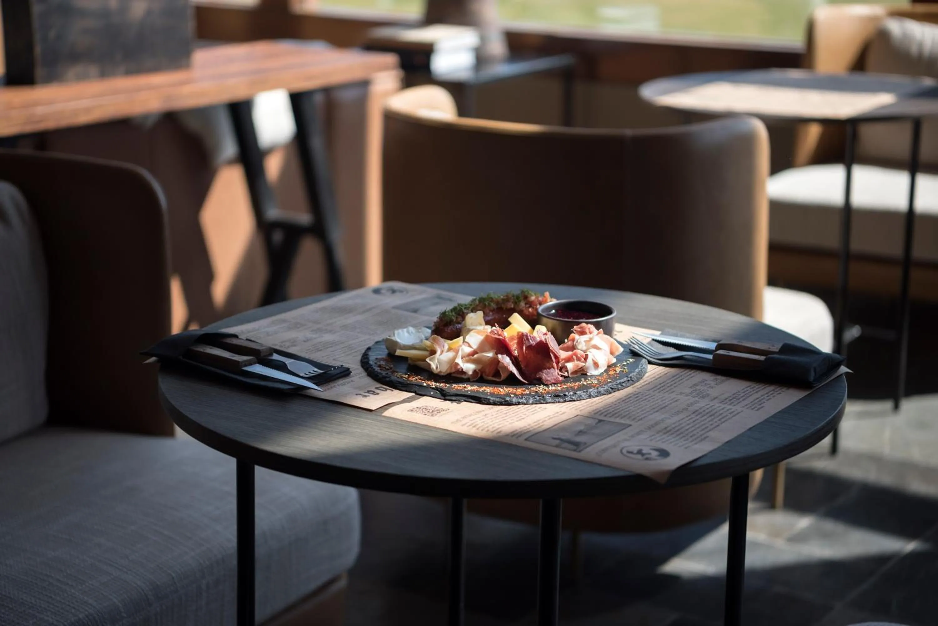 Restaurant/places to eat in Río Serrano Hotel + Spa