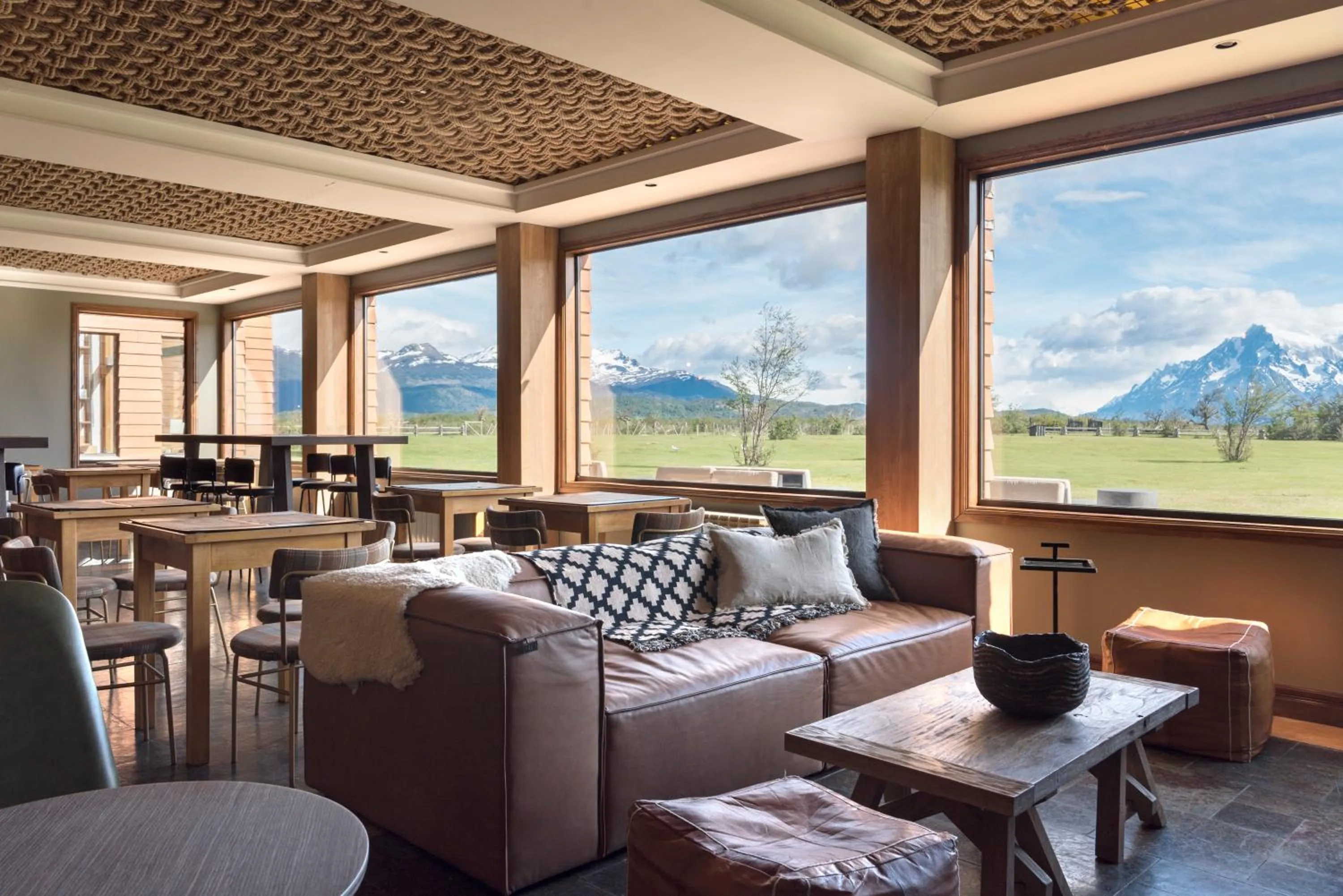 Restaurant/places to eat in Río Serrano Hotel + Spa