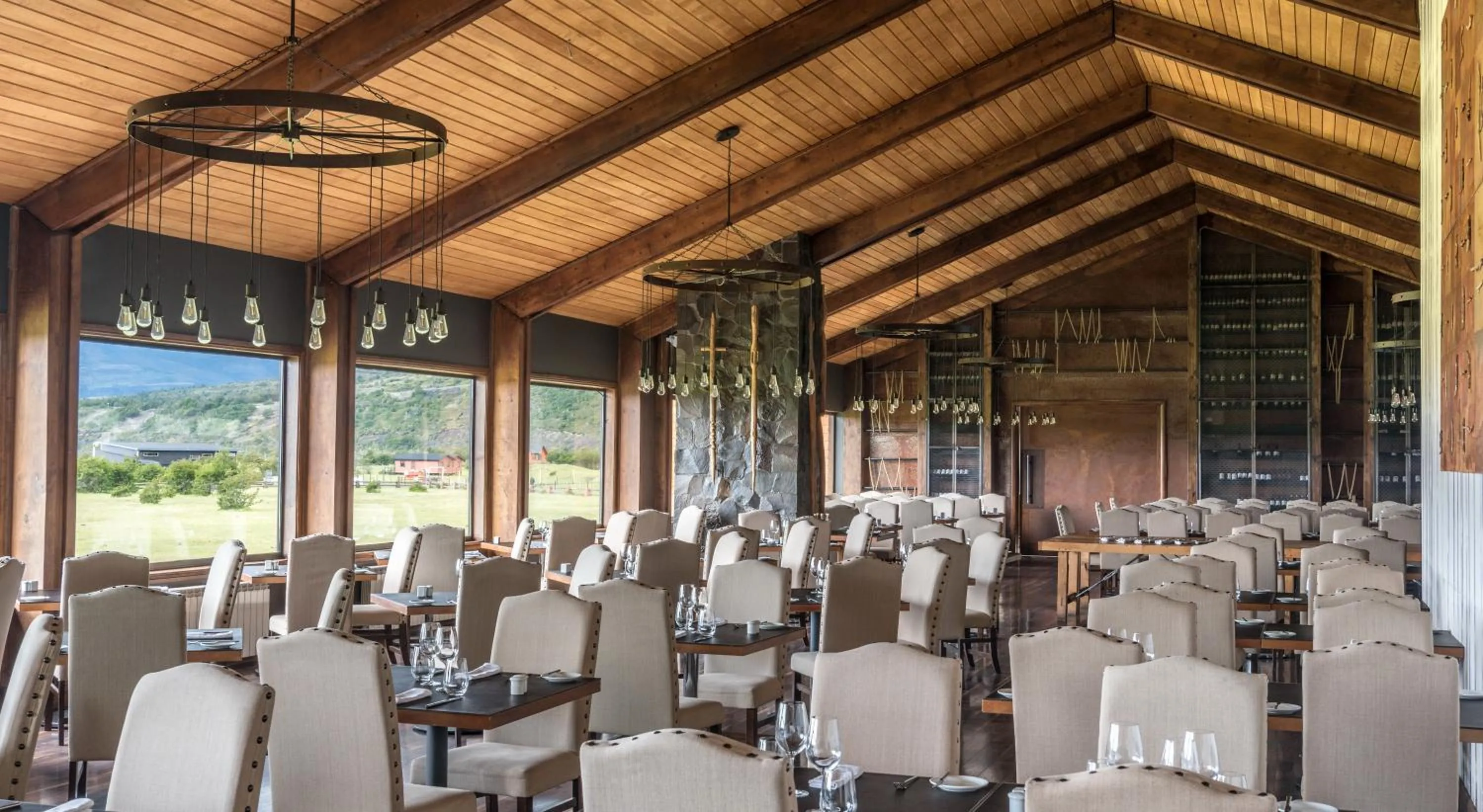 Restaurant/places to eat in Río Serrano Hotel + Spa