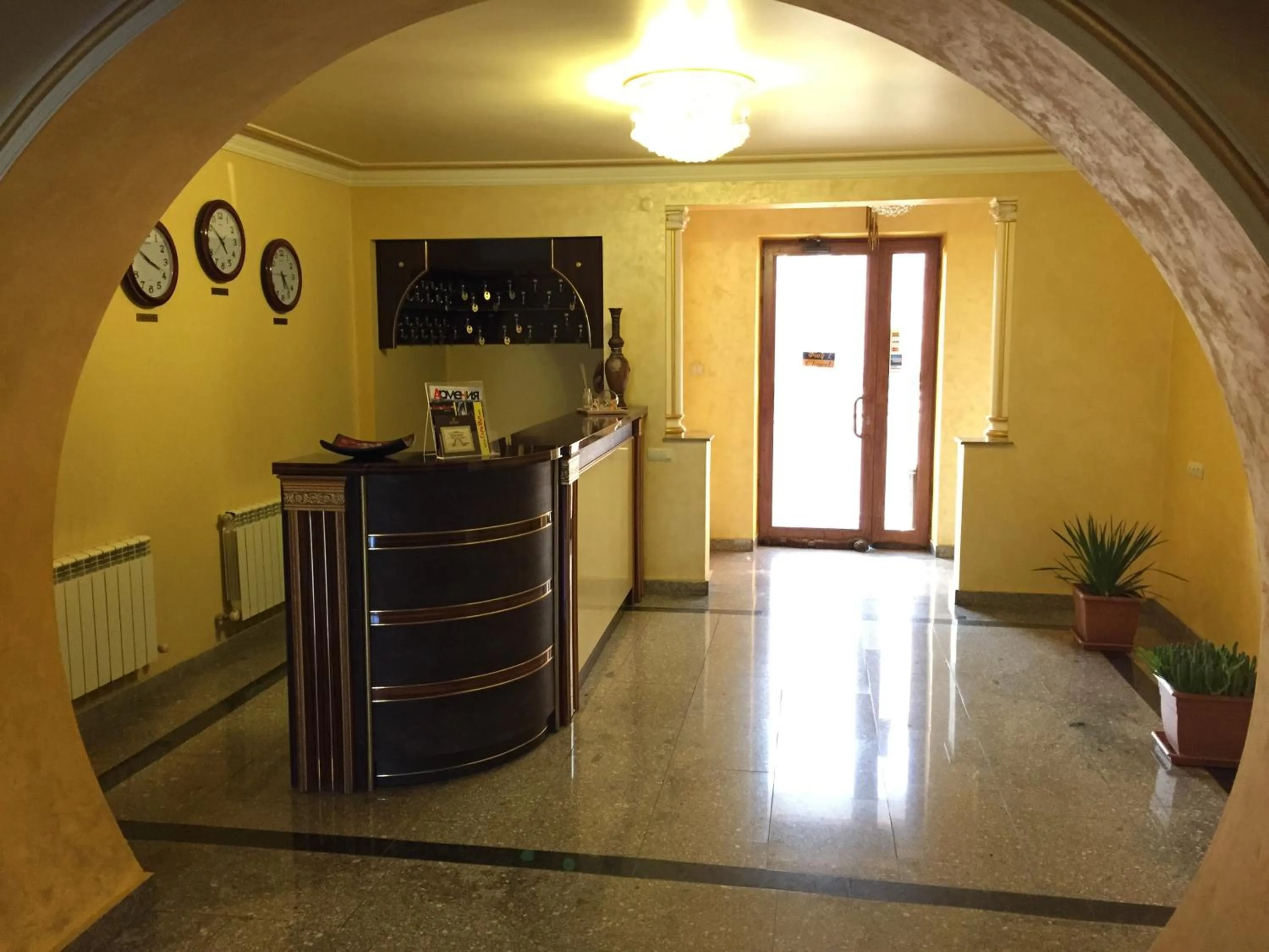 Facade/entrance in Primer Hotel