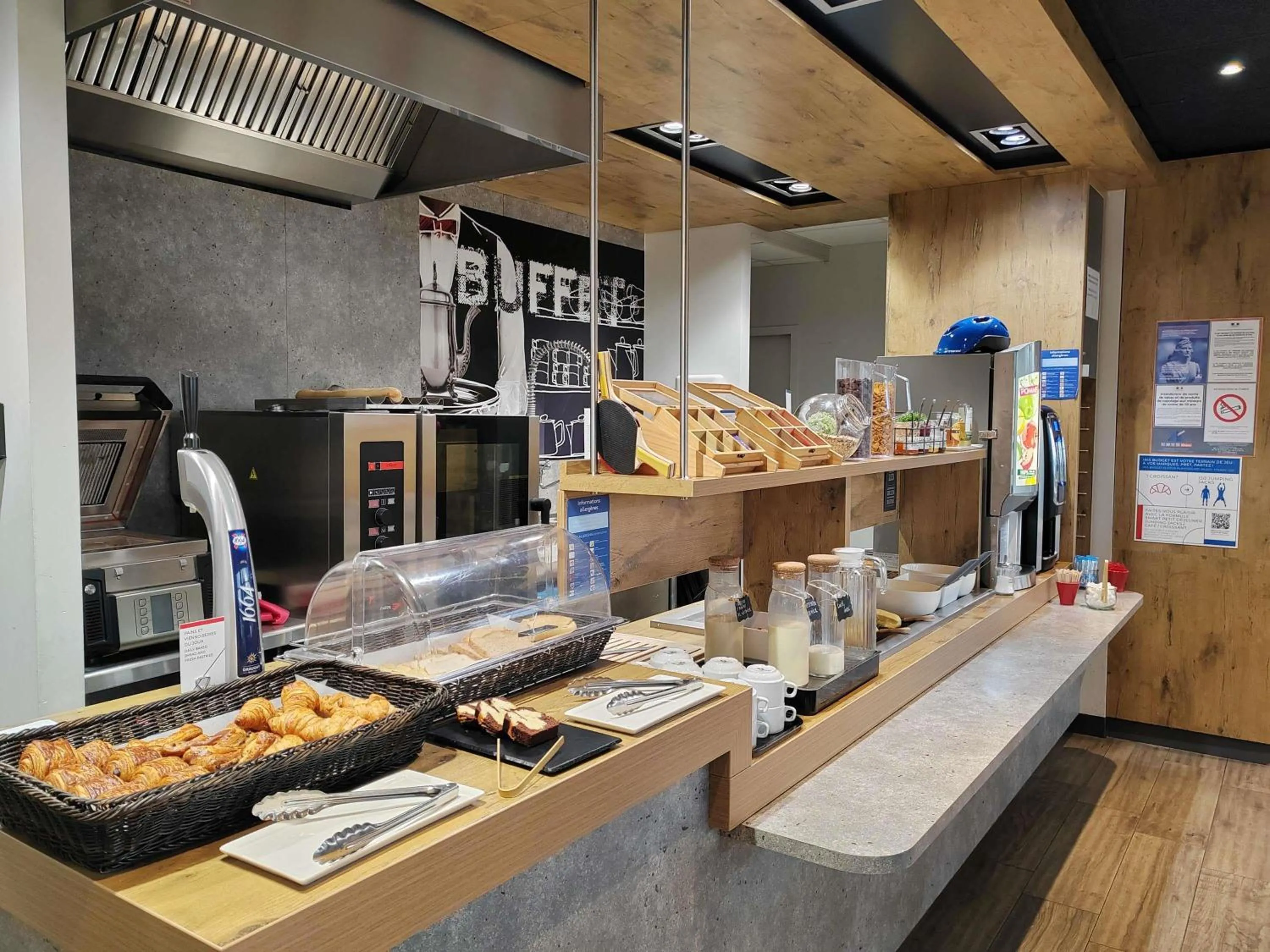 Breakfast in ibis budget Geneve Saint Genis Pouilly