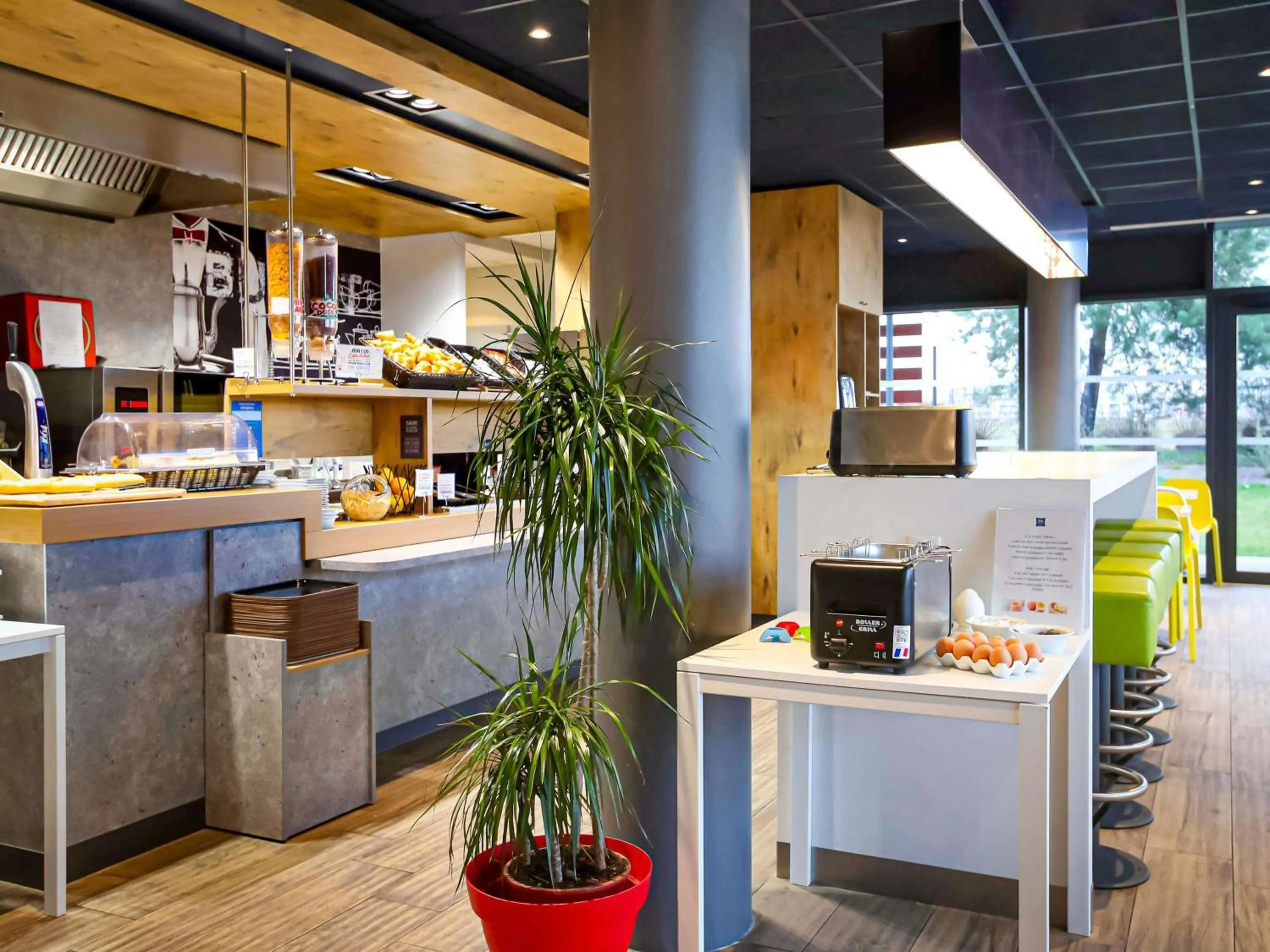 Breakfast in ibis budget Geneve Saint Genis Pouilly