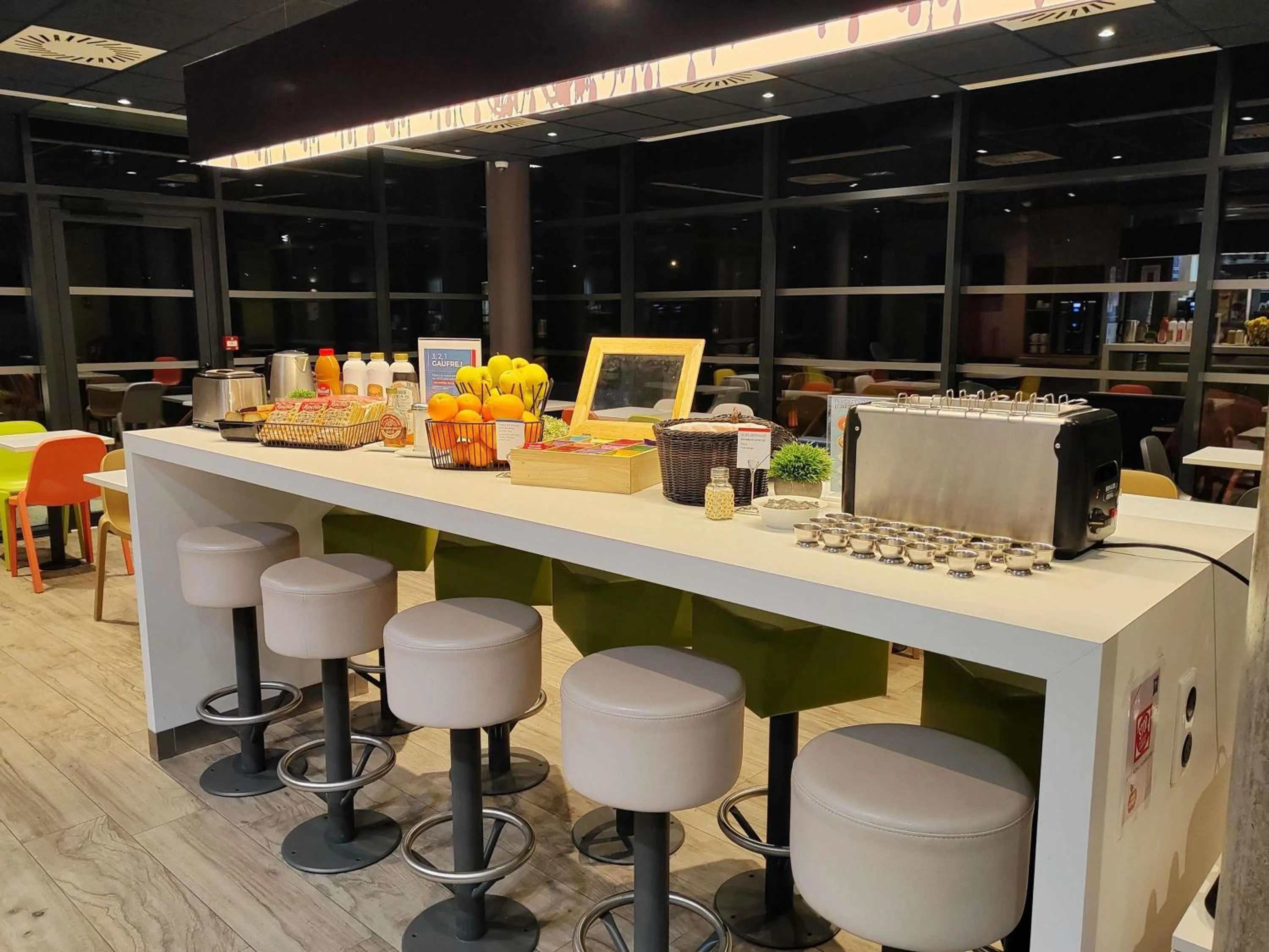 Breakfast in ibis budget Geneve Saint Genis Pouilly