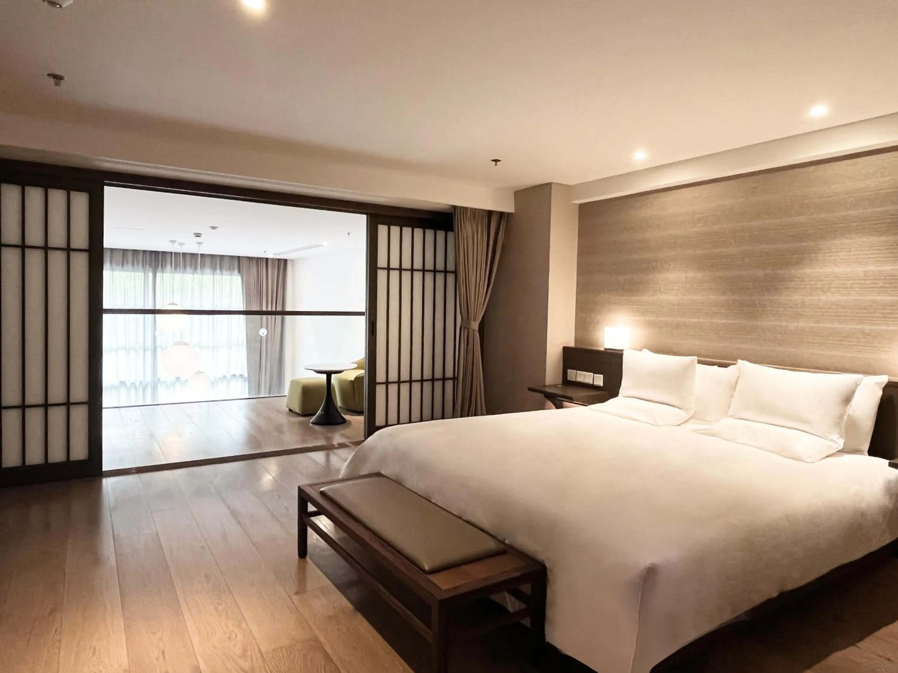 Bedroom, Bed in Novotel Suites Shanghai Hongqiao