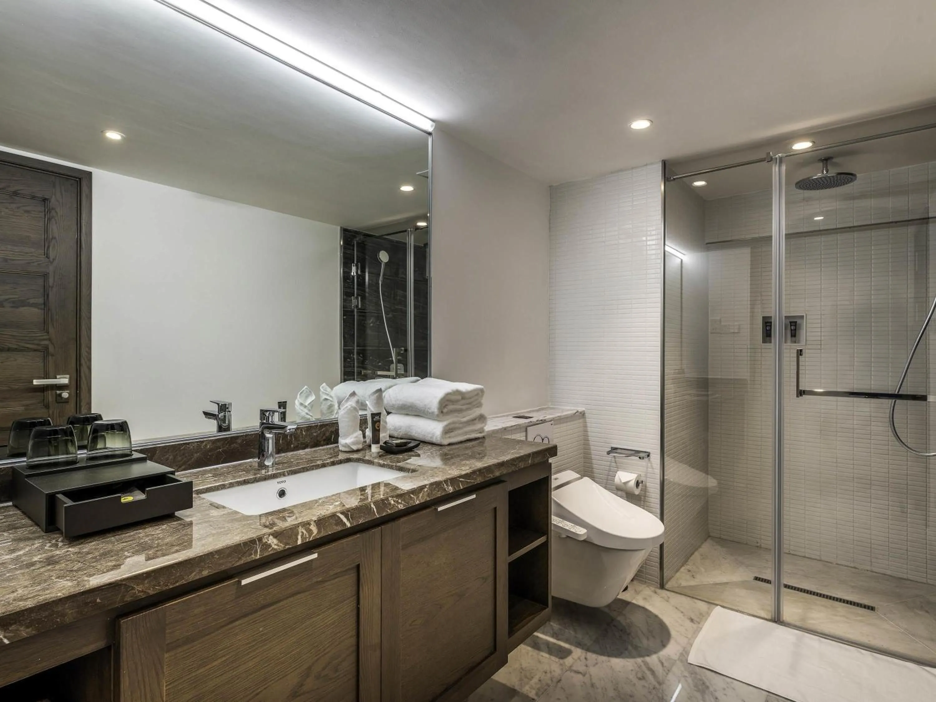 Bedroom in Novotel Suites Shanghai Hongqiao