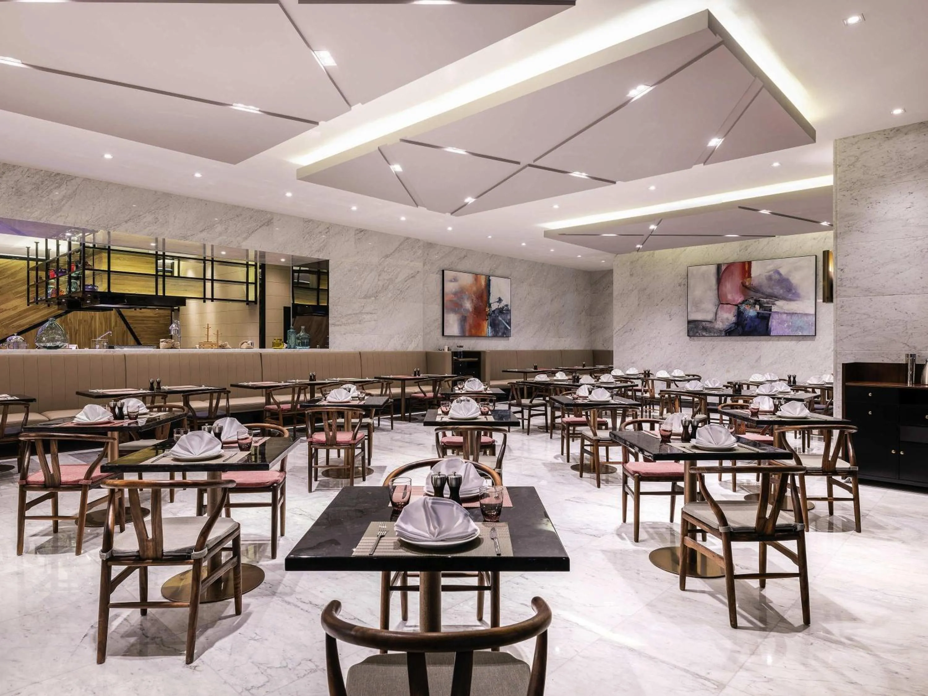 Restaurant/places to eat in Novotel Suites Shanghai Hongqiao
