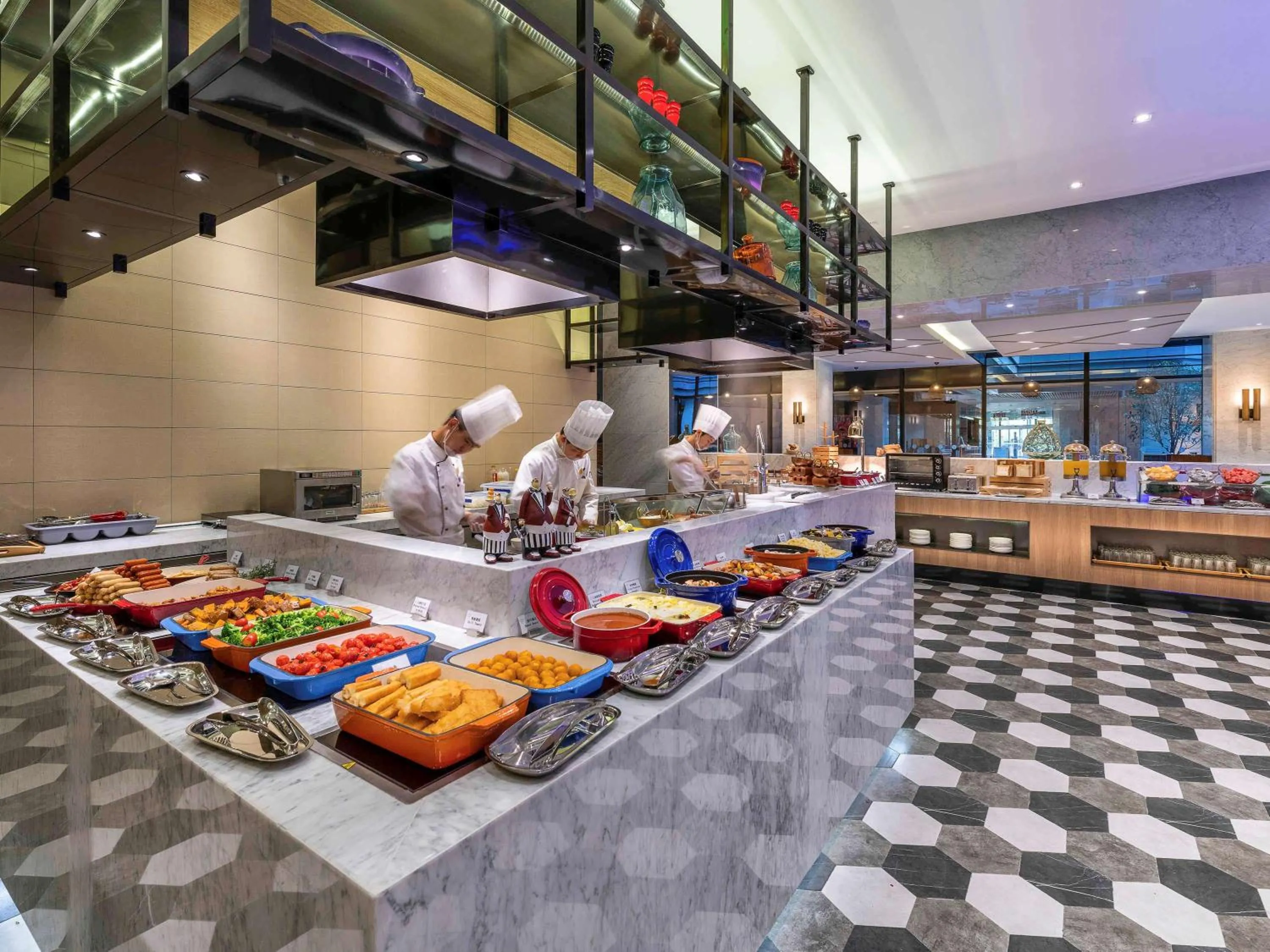 Restaurant/places to eat in Novotel Suites Shanghai Hongqiao
