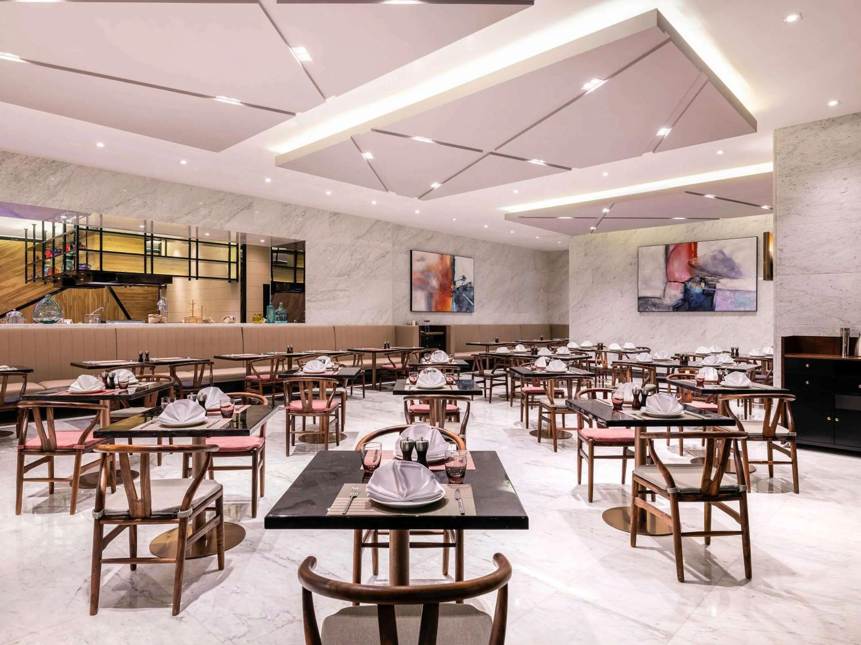 Restaurant/places to eat in Novotel Suites Shanghai Hongqiao