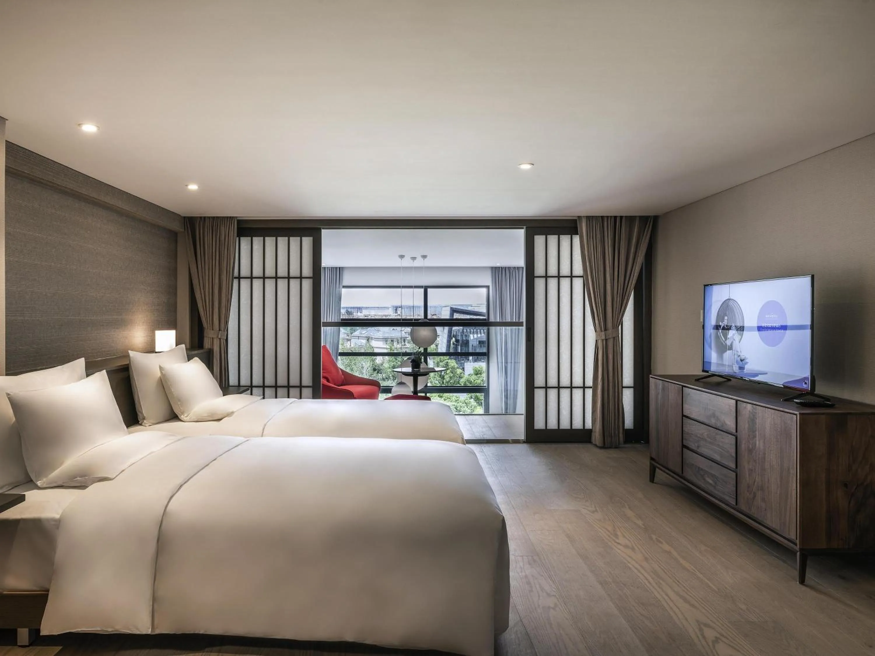 Bedroom, Bed in Novotel Suites Shanghai Hongqiao