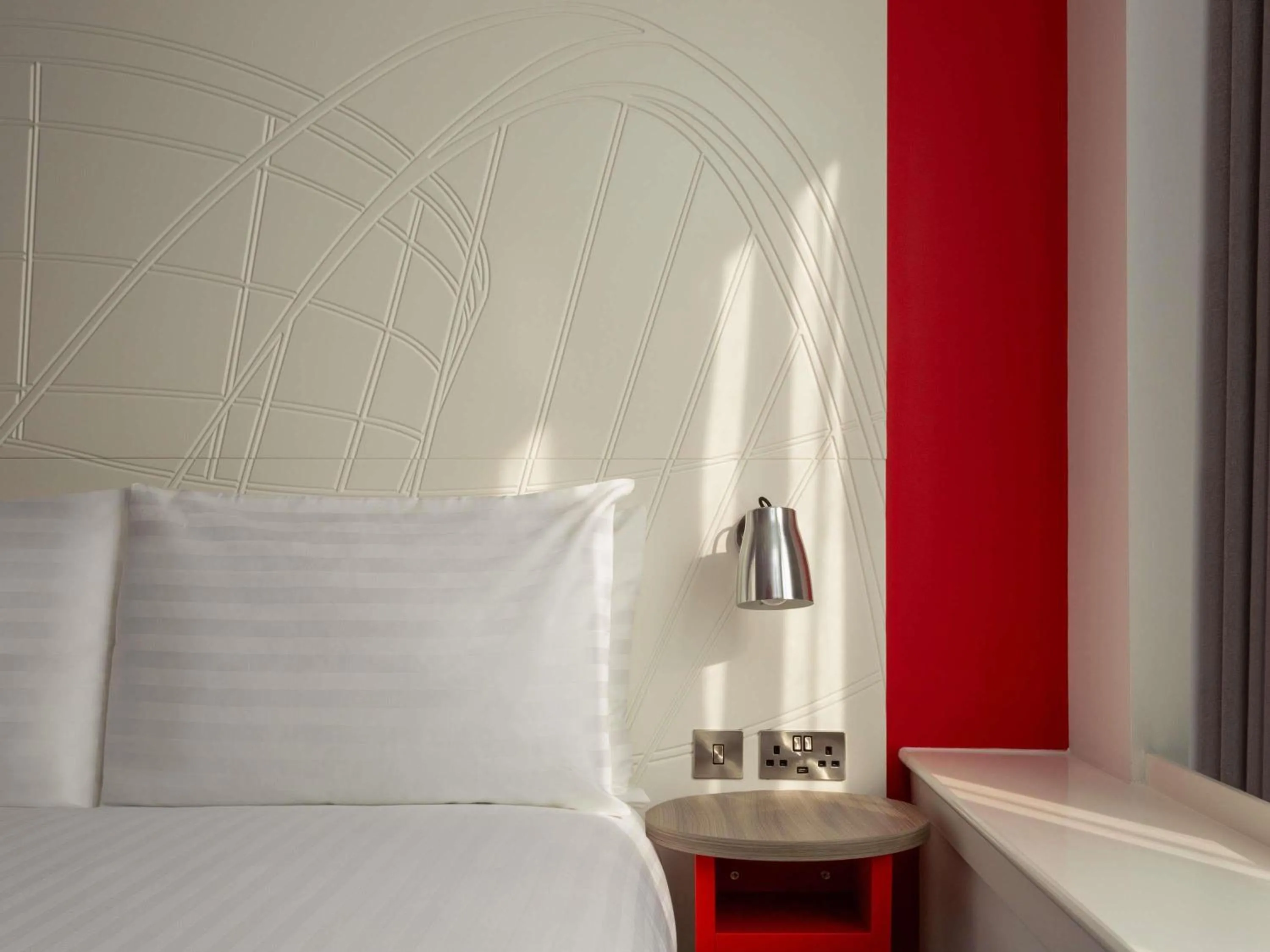 Bedroom, Bed in ibis Styles Glasgow Central