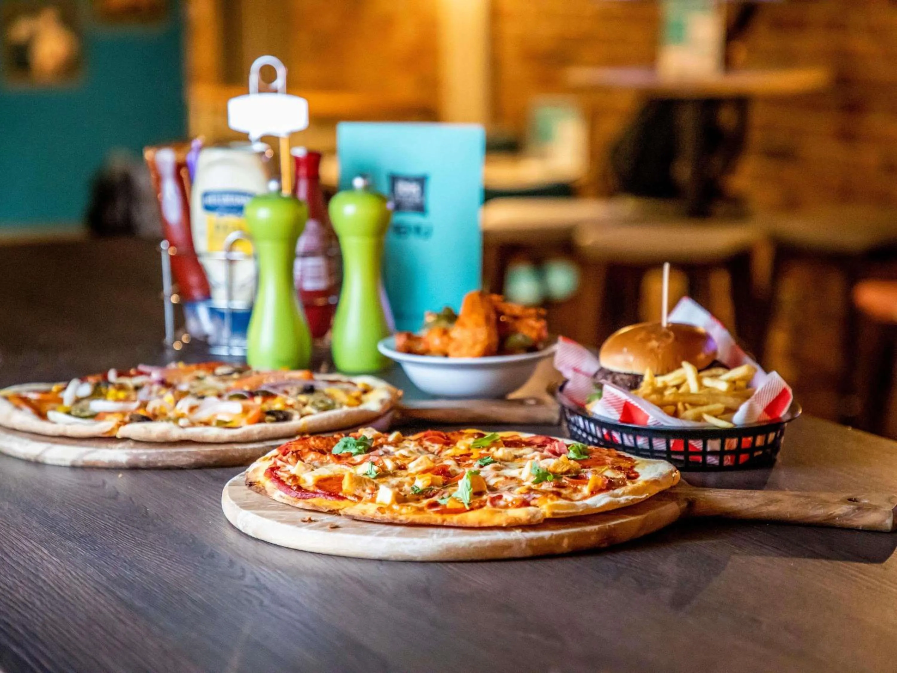 Lounge or bar in ibis Styles Glasgow Central