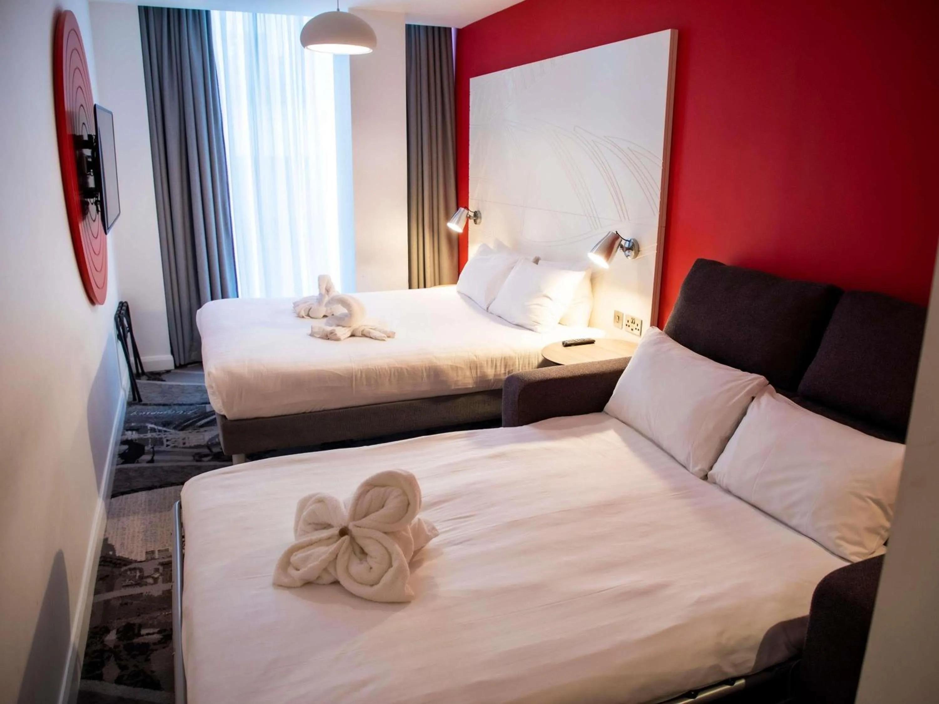 Bedroom, Bed in ibis Styles Glasgow Central