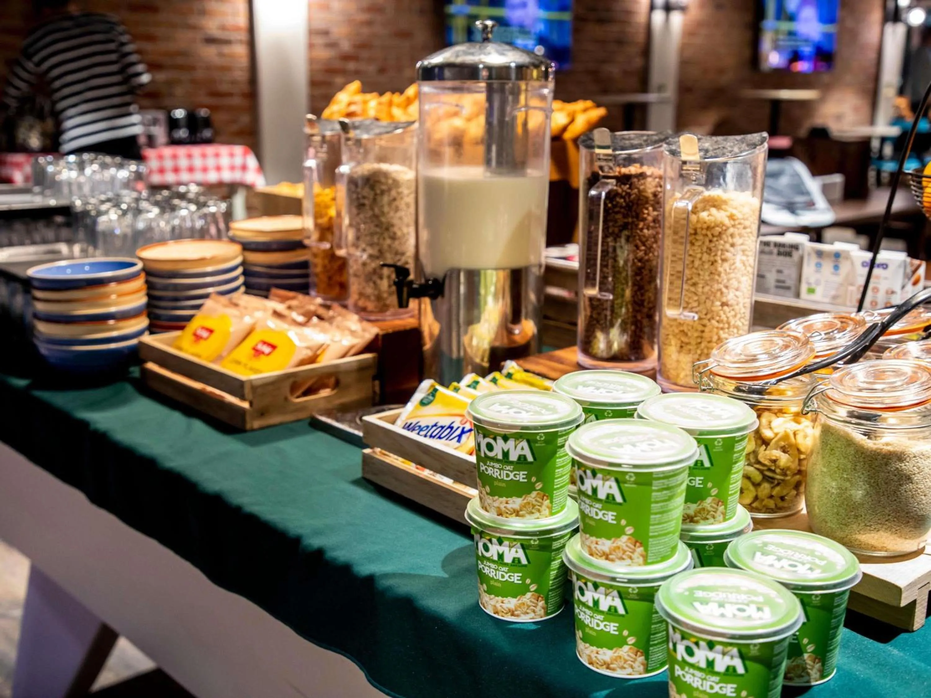 Restaurant/places to eat in ibis Styles Glasgow Central