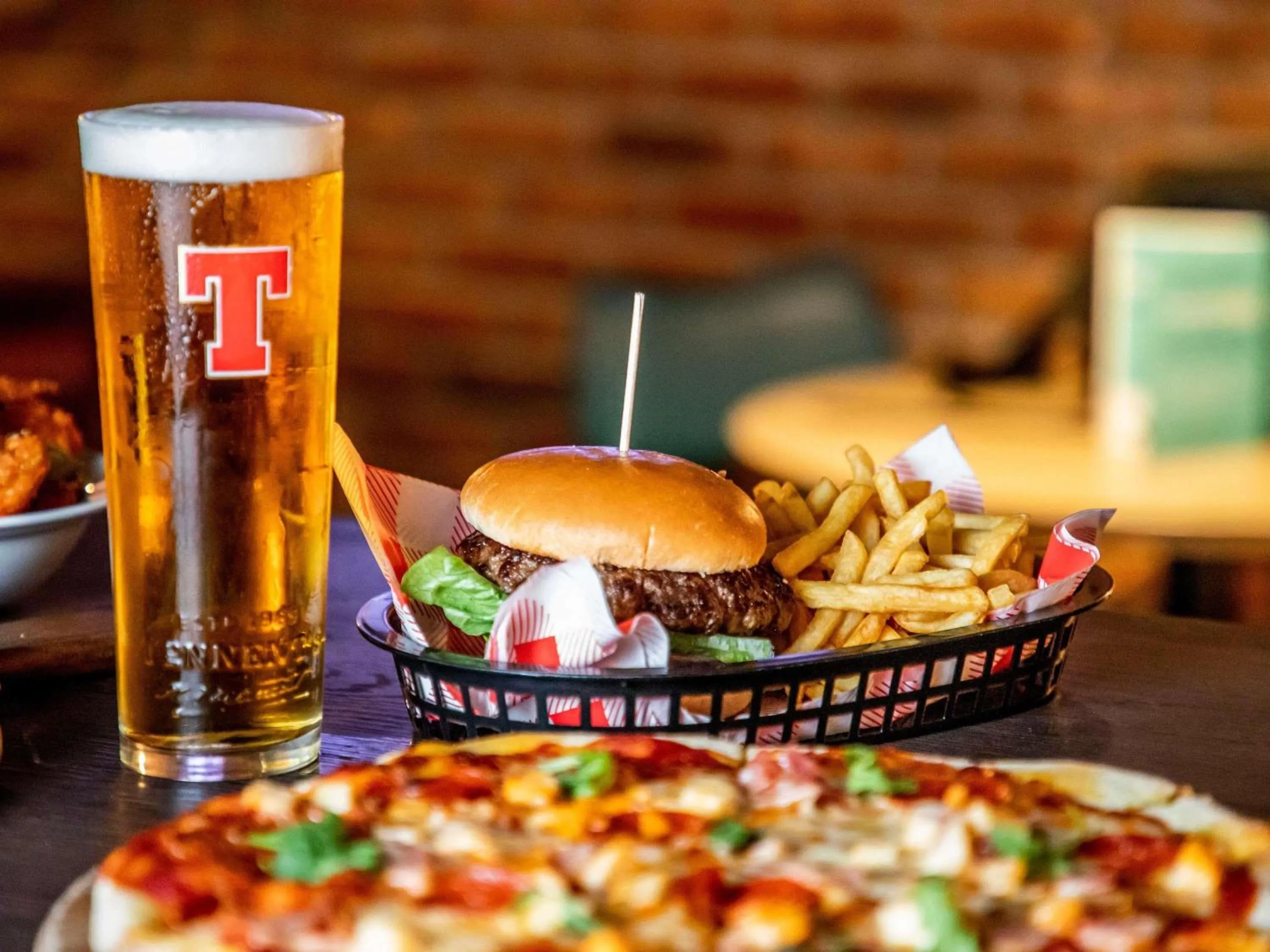 Lounge or bar in ibis Styles Glasgow Central