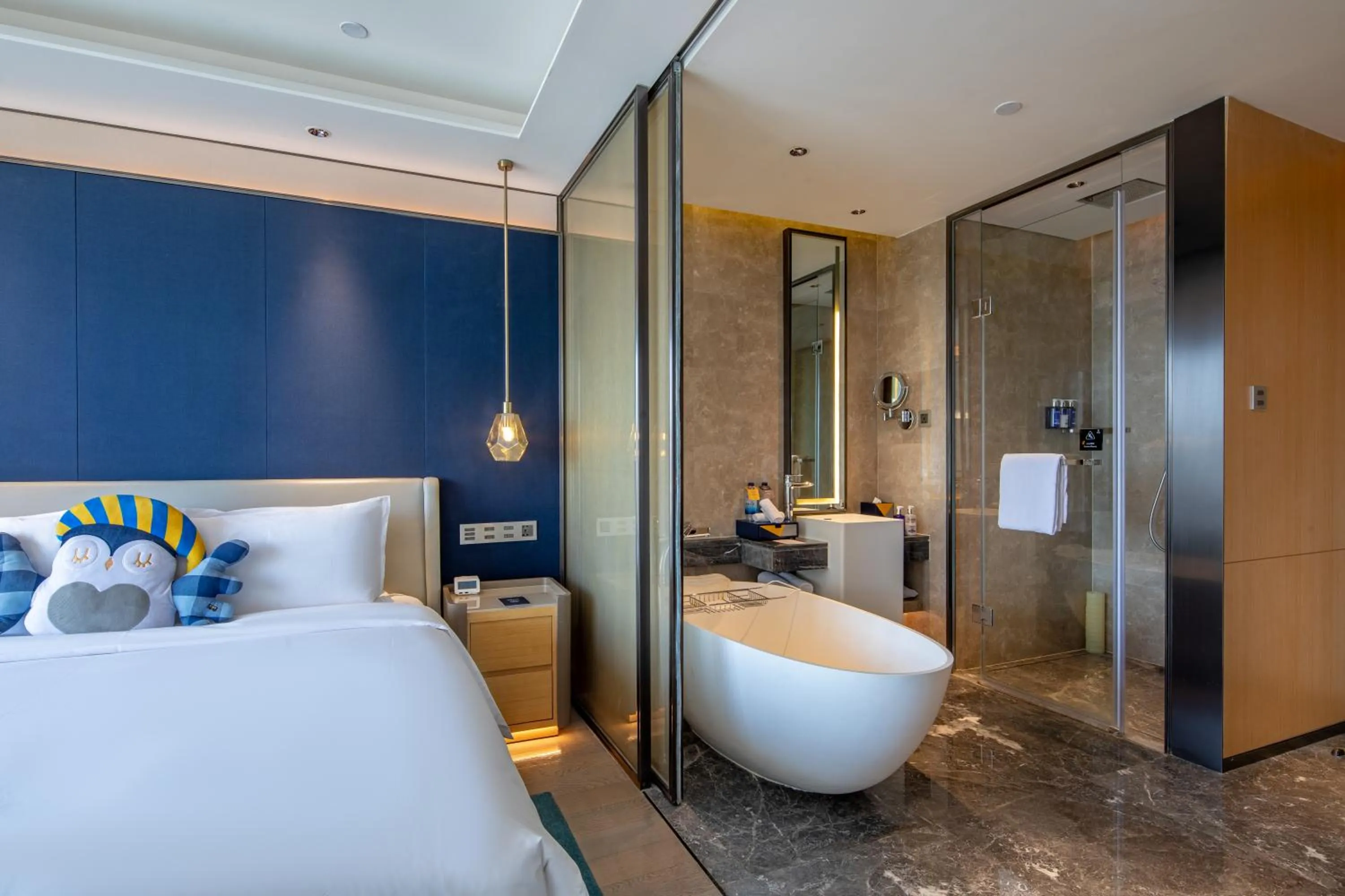 Bed in voco Xian ETDZ by IHG