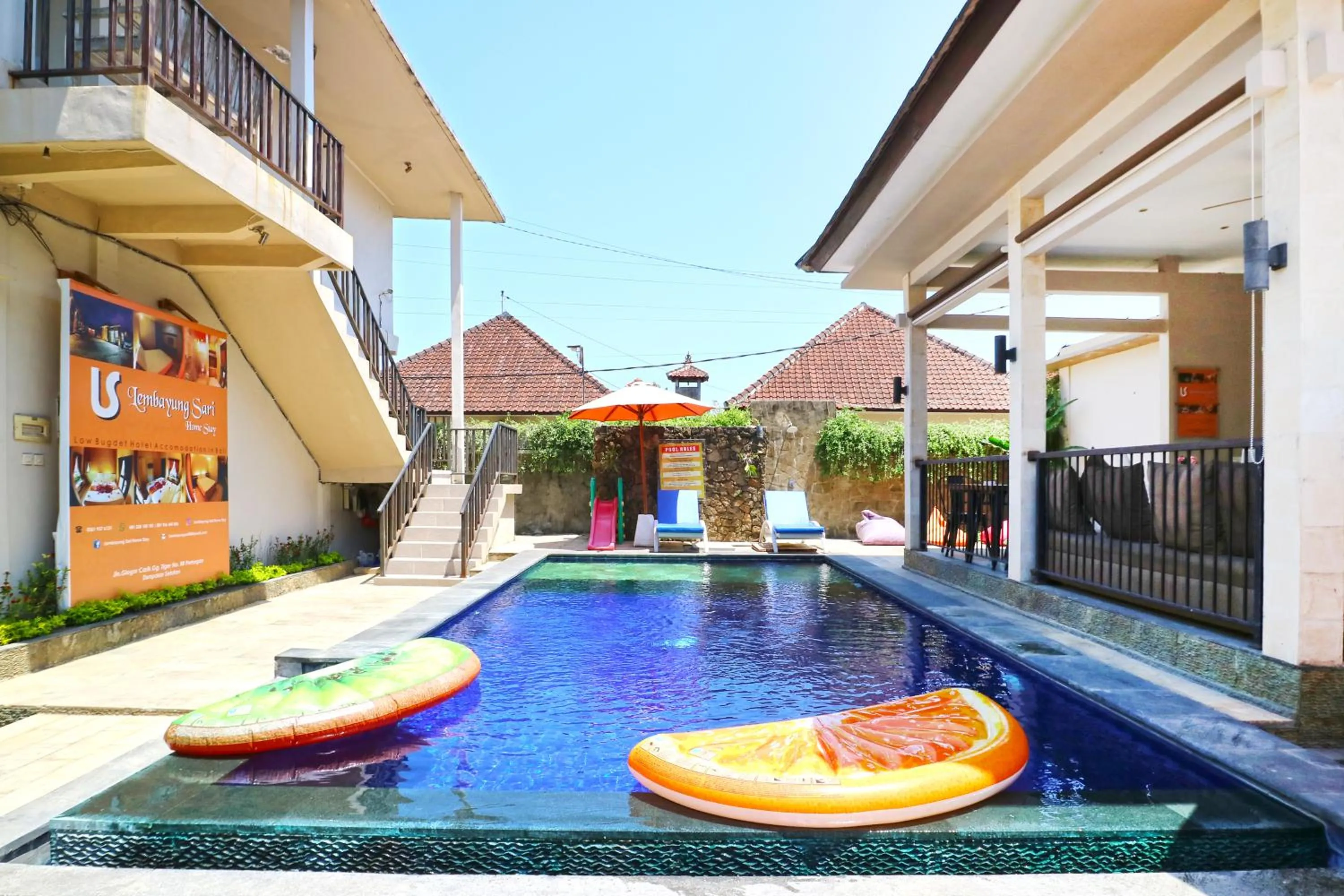 Swimming pool in Lembayung Sari Homestay