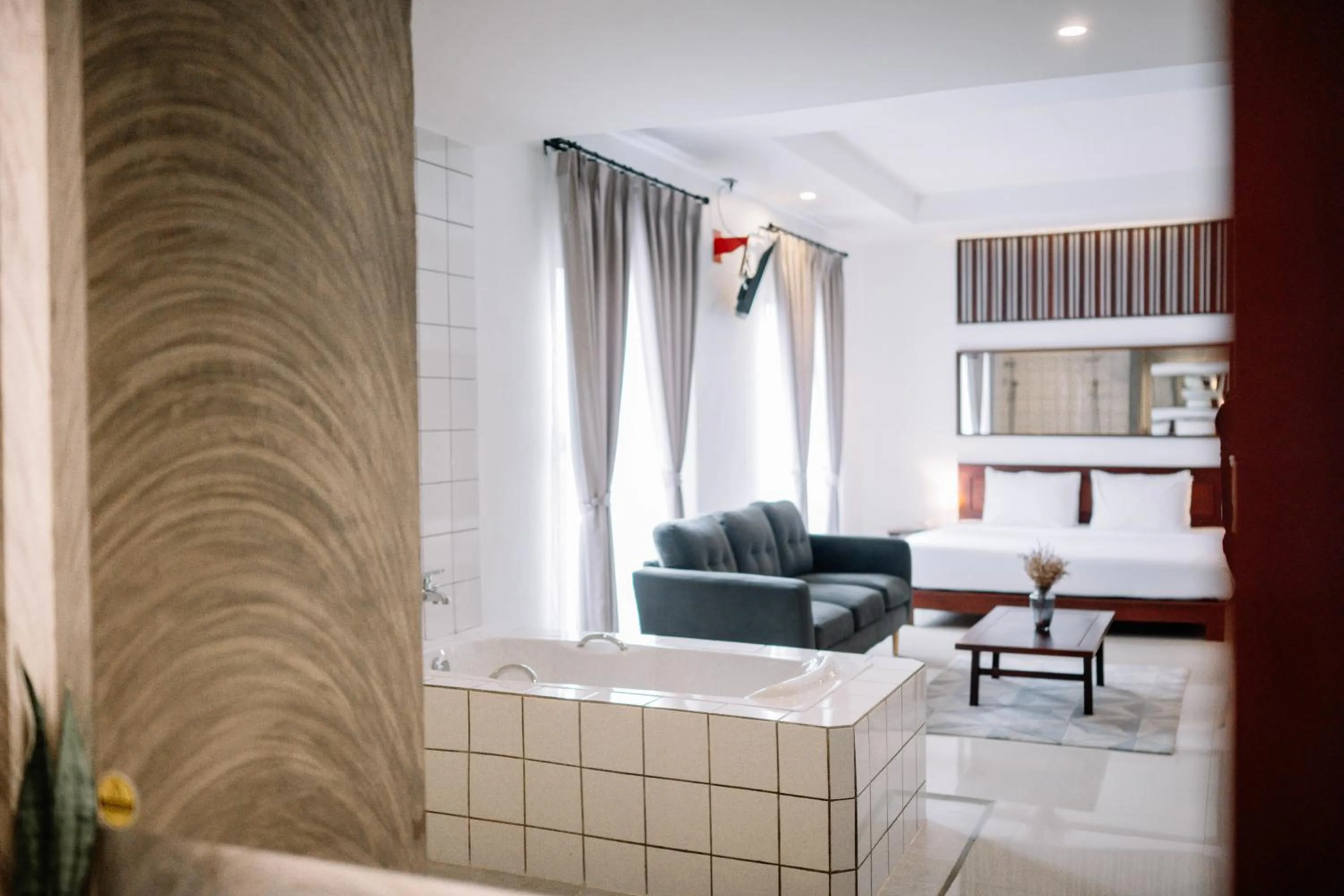 Photo of the whole room, Bed in S 2 Modern Boutique Hotel