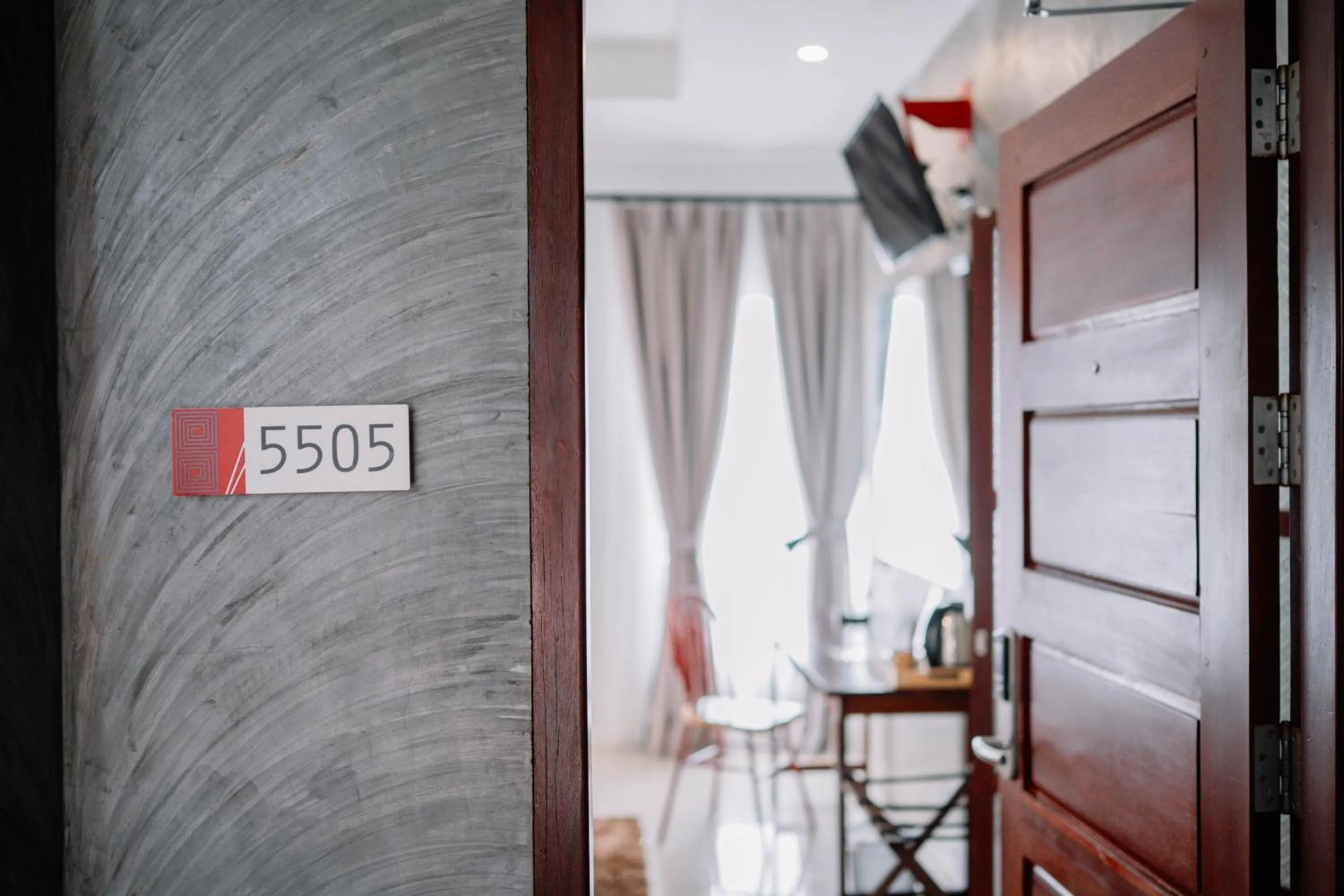 Logo/Certificate/Sign in S 2 Modern Boutique Hotel