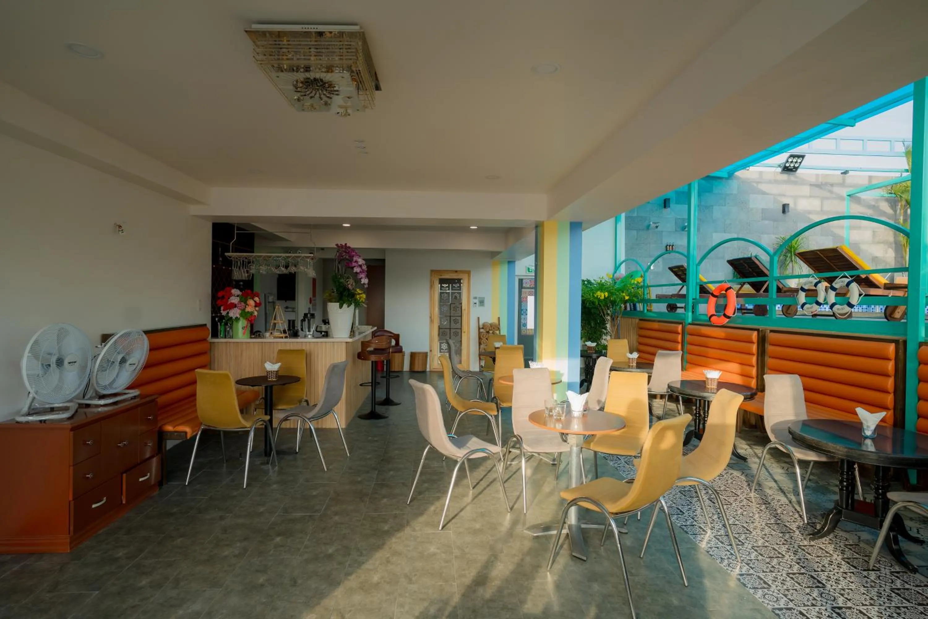 Restaurant/places to eat in DAHLIALAND SAIGON HOTEL & SWIMMING PooL