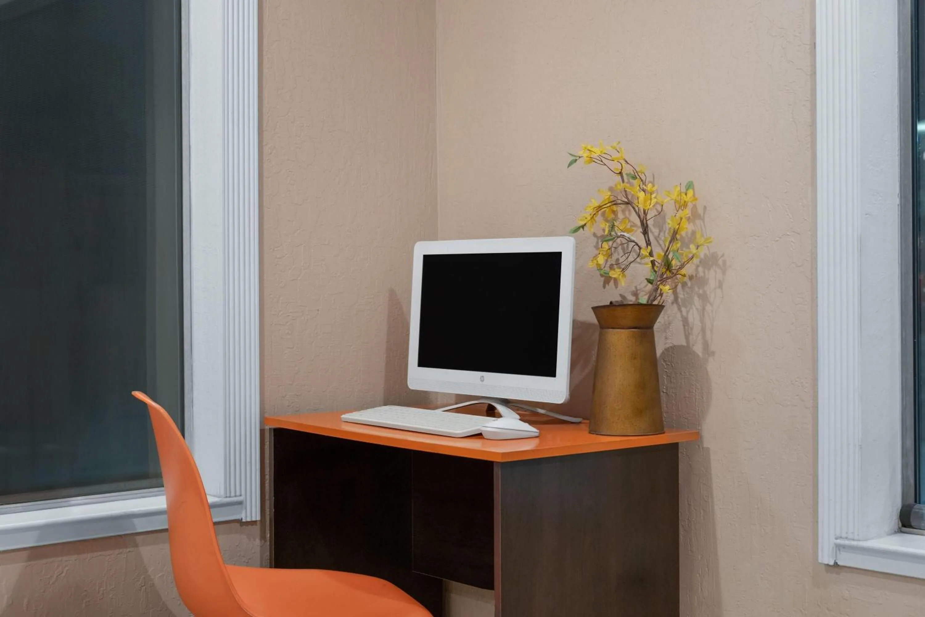 Business facilities in Howard Johnson by Wyndham Modesto Ceres