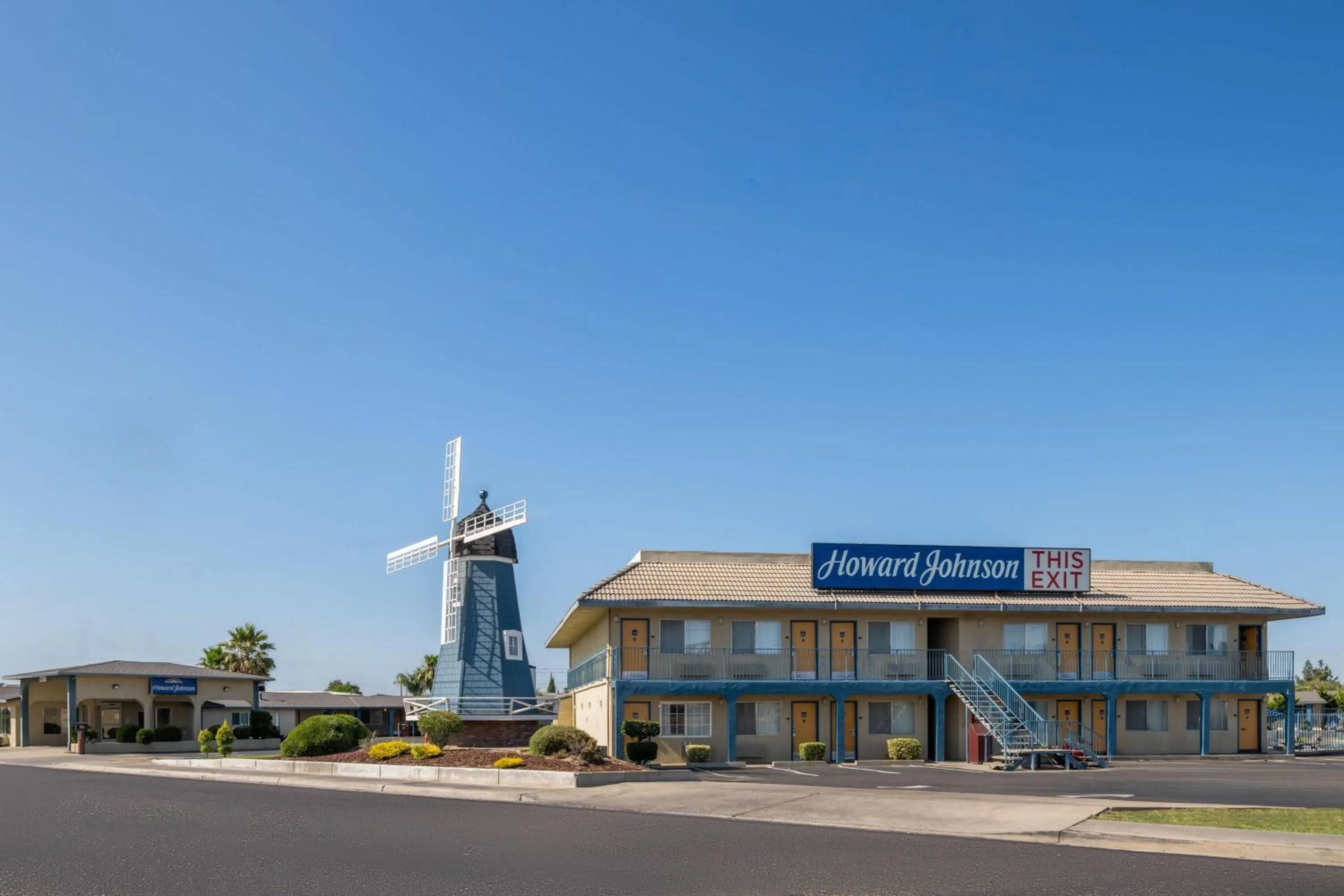 Property building in Howard Johnson by Wyndham Modesto Ceres